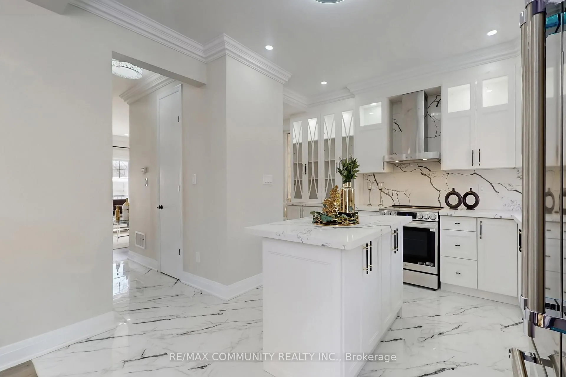 Photo 12 of Unit 7, 1741 Fairport Road, Pickering, Dunbarton — HOMEH