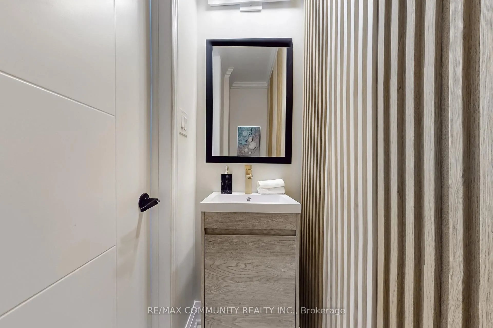 Photo 18 of Unit 7, 1741 Fairport Road, Pickering, Dunbarton — HOMEH