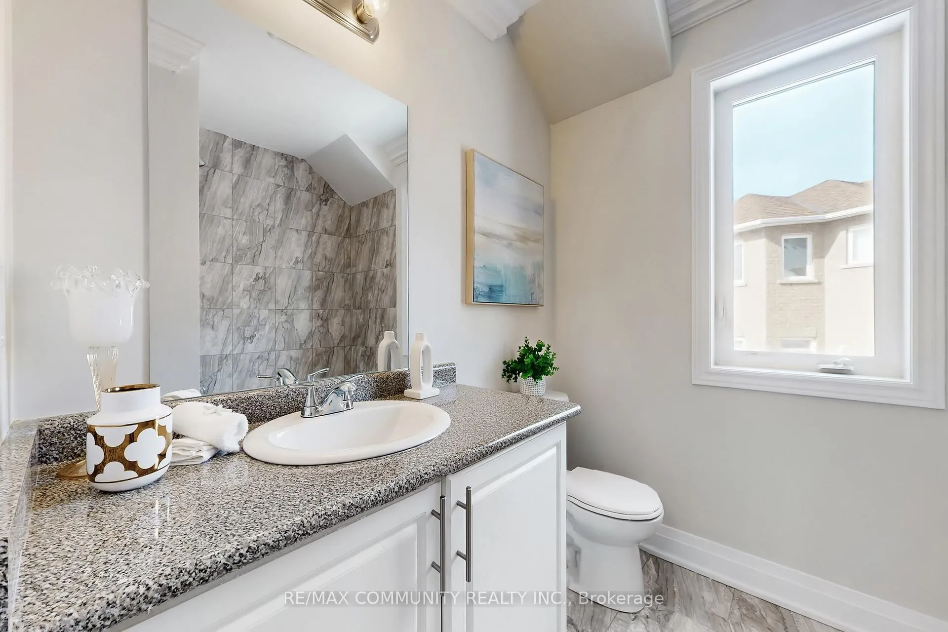Photo 33 of Unit 7, 1741 Fairport Road, Pickering, Dunbarton — HOMEH