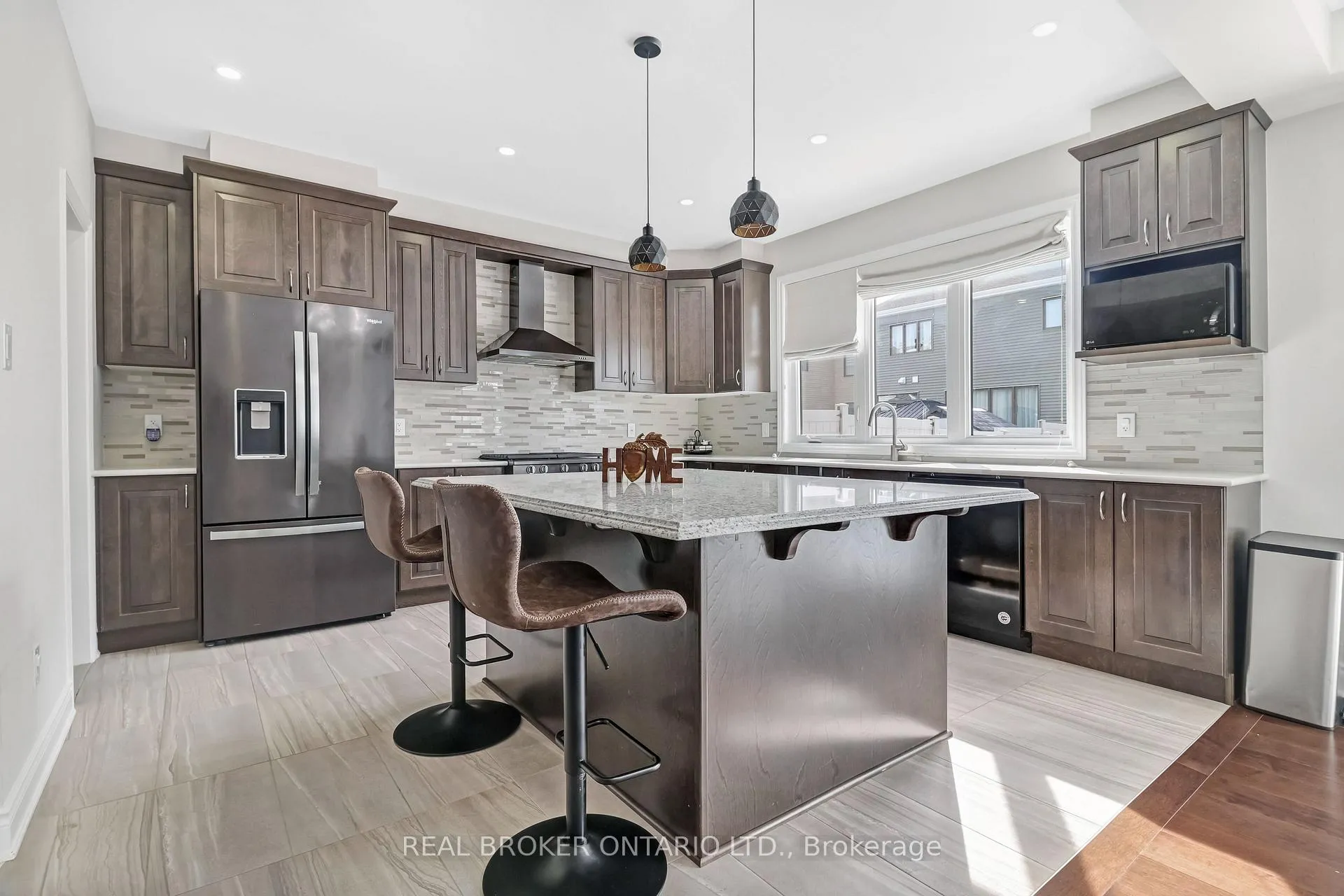 Photo 2 of 642 Continental Avenue, Ottawa, Kanata - Emerald Meadows/Trailwest — HOMEH