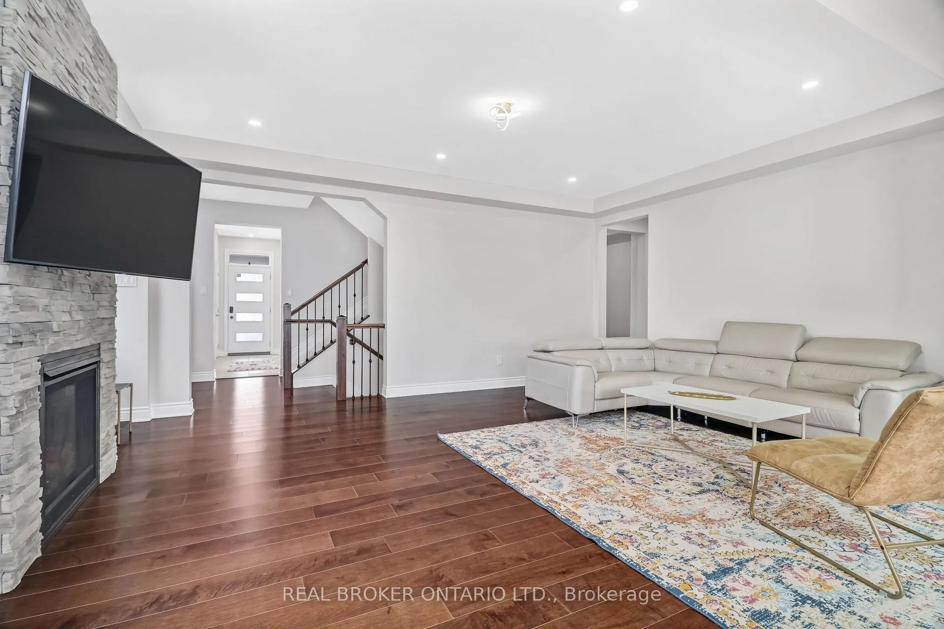 Photo 4 of 642 Continental Avenue, Ottawa, Kanata - Emerald Meadows/Trailwest — HOMEH