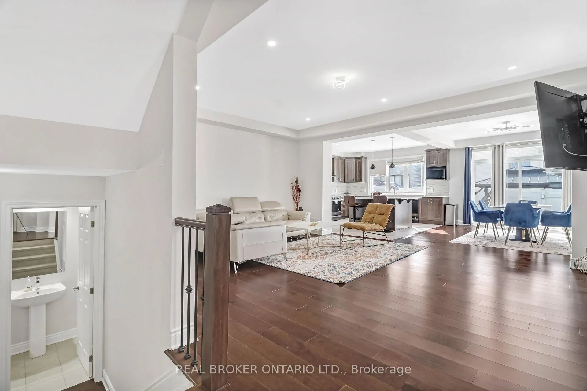 Photo 8 of 642 Continental Avenue, Ottawa, Kanata - Emerald Meadows/Trailwest — HOMEH