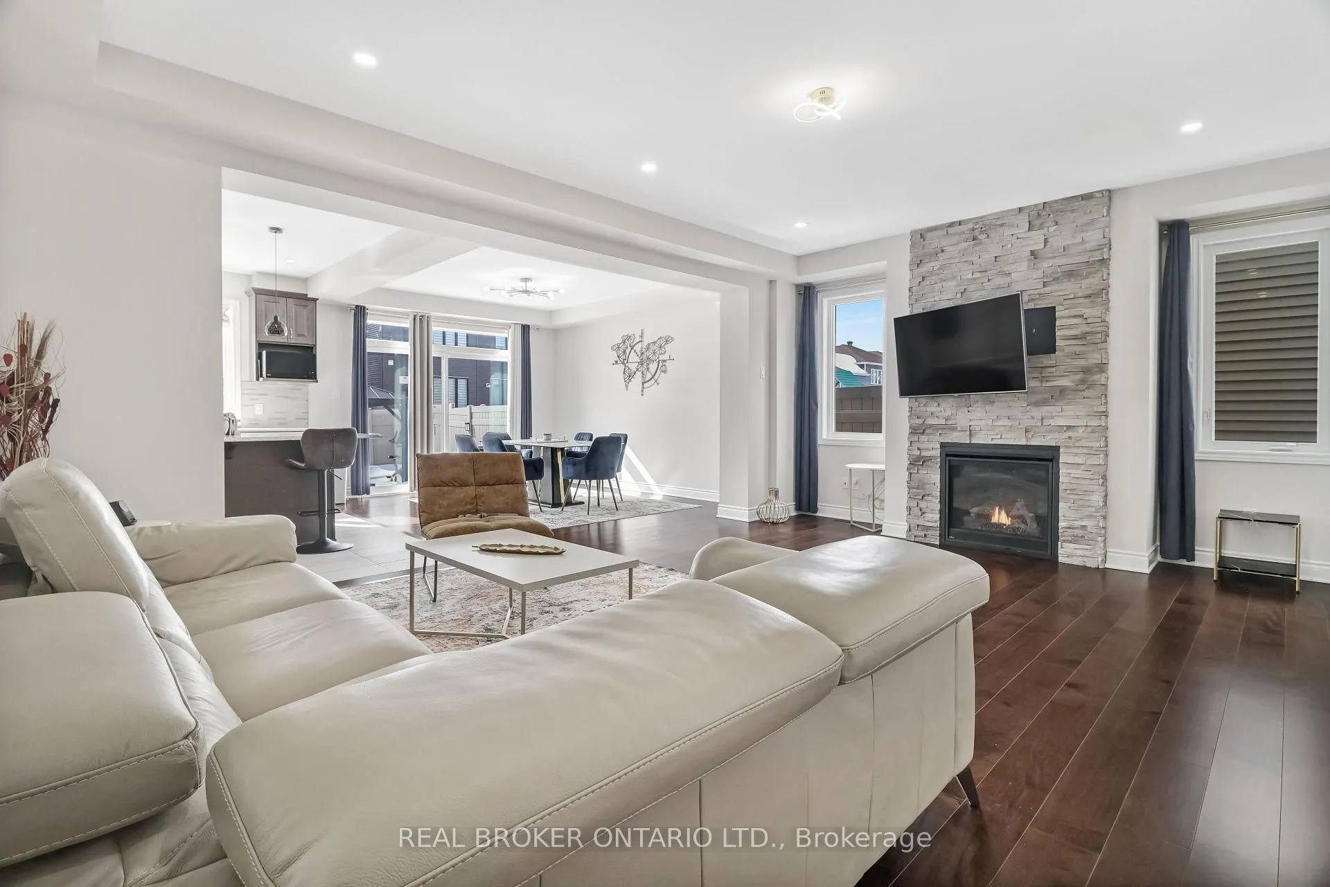 Photo 10 of 642 Continental Avenue, Ottawa, Kanata - Emerald Meadows/Trailwest — HOMEH