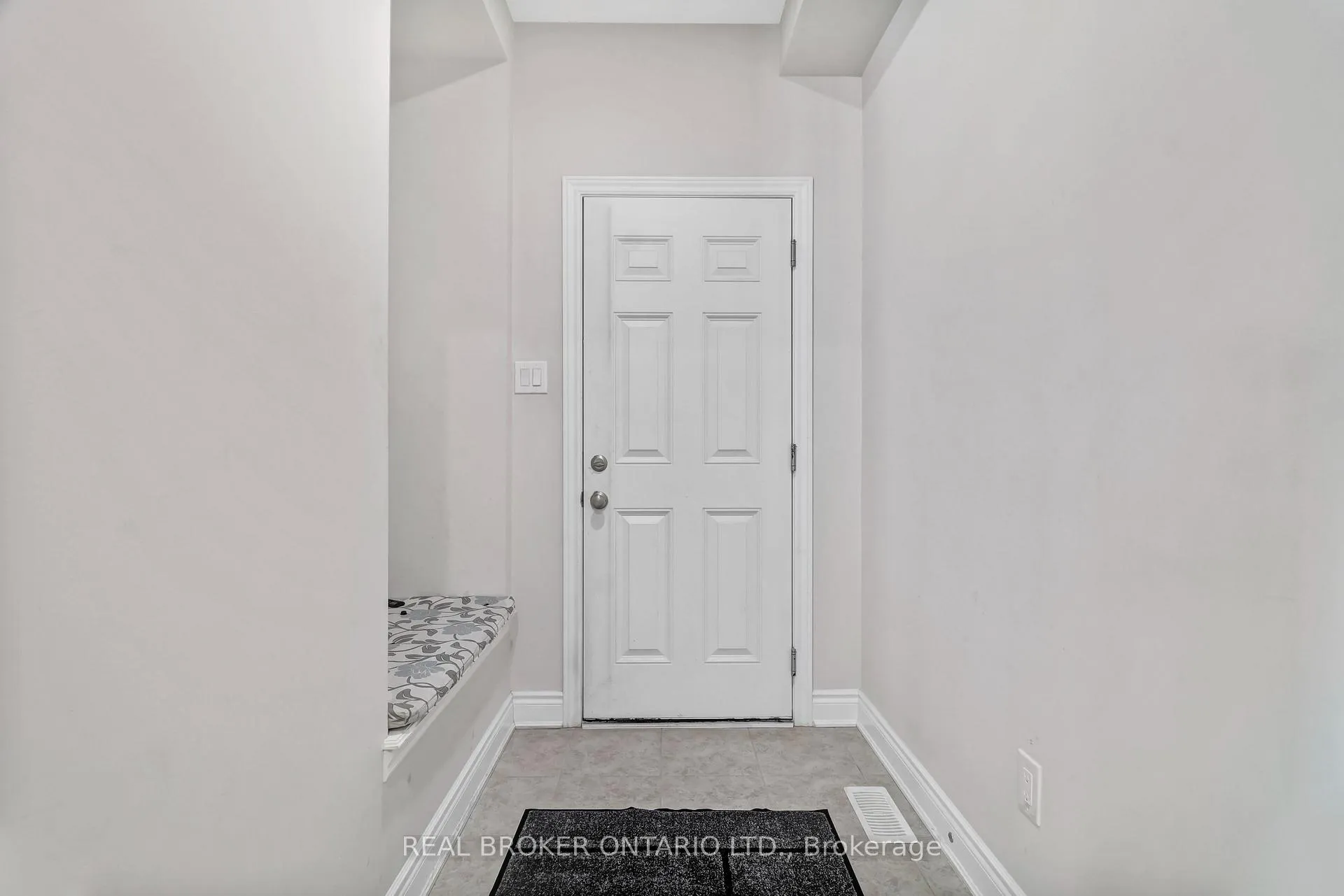 Photo 11 of 642 Continental Avenue, Ottawa, Kanata - Emerald Meadows/Trailwest — HOMEH