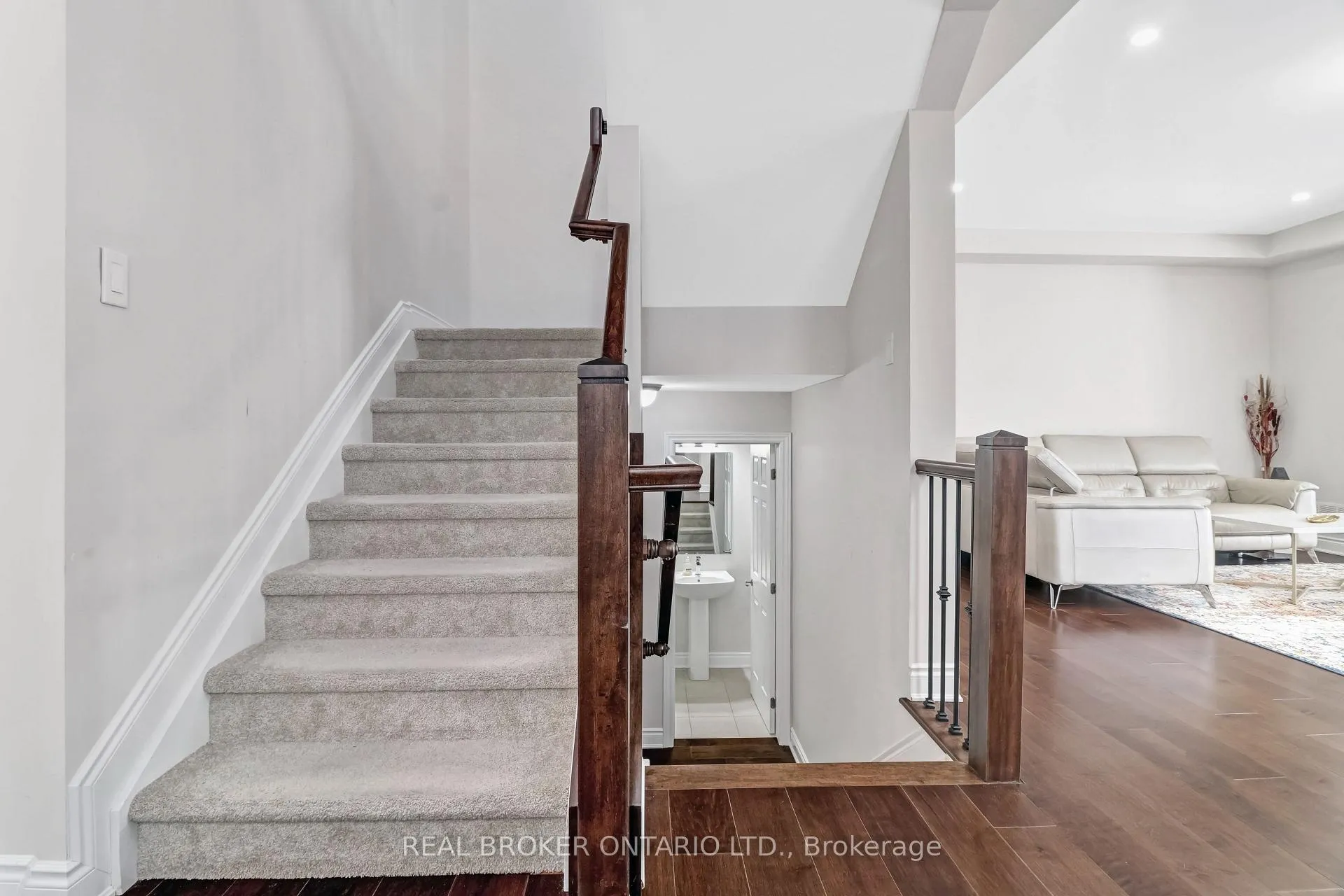 Photo 16 of 642 Continental Avenue, Ottawa, Kanata - Emerald Meadows/Trailwest — HOMEH