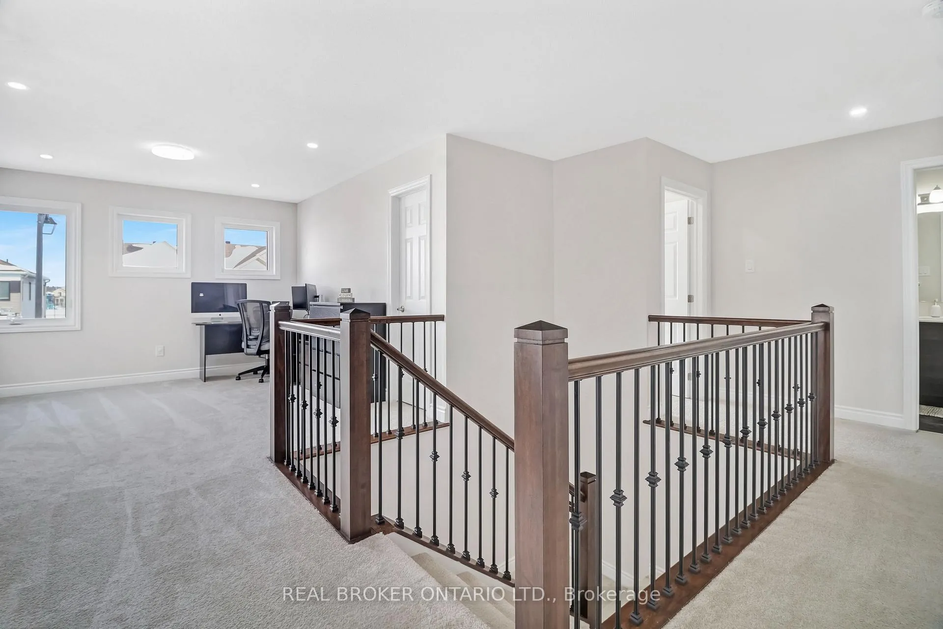 Photo 18 of 642 Continental Avenue, Ottawa, Kanata - Emerald Meadows/Trailwest — HOMEH