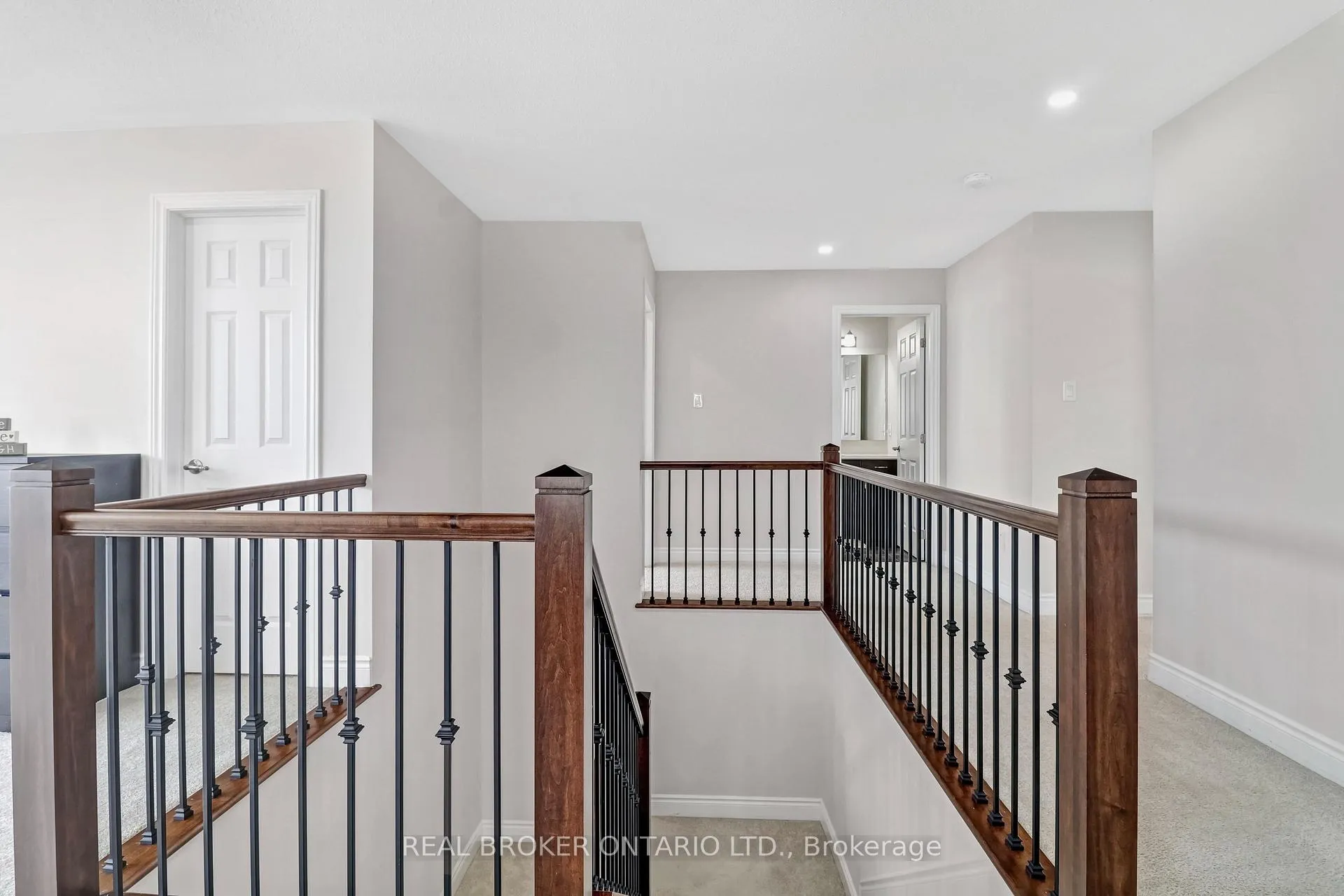 Photo 20 of 642 Continental Avenue, Ottawa, Kanata - Emerald Meadows/Trailwest — HOMEH