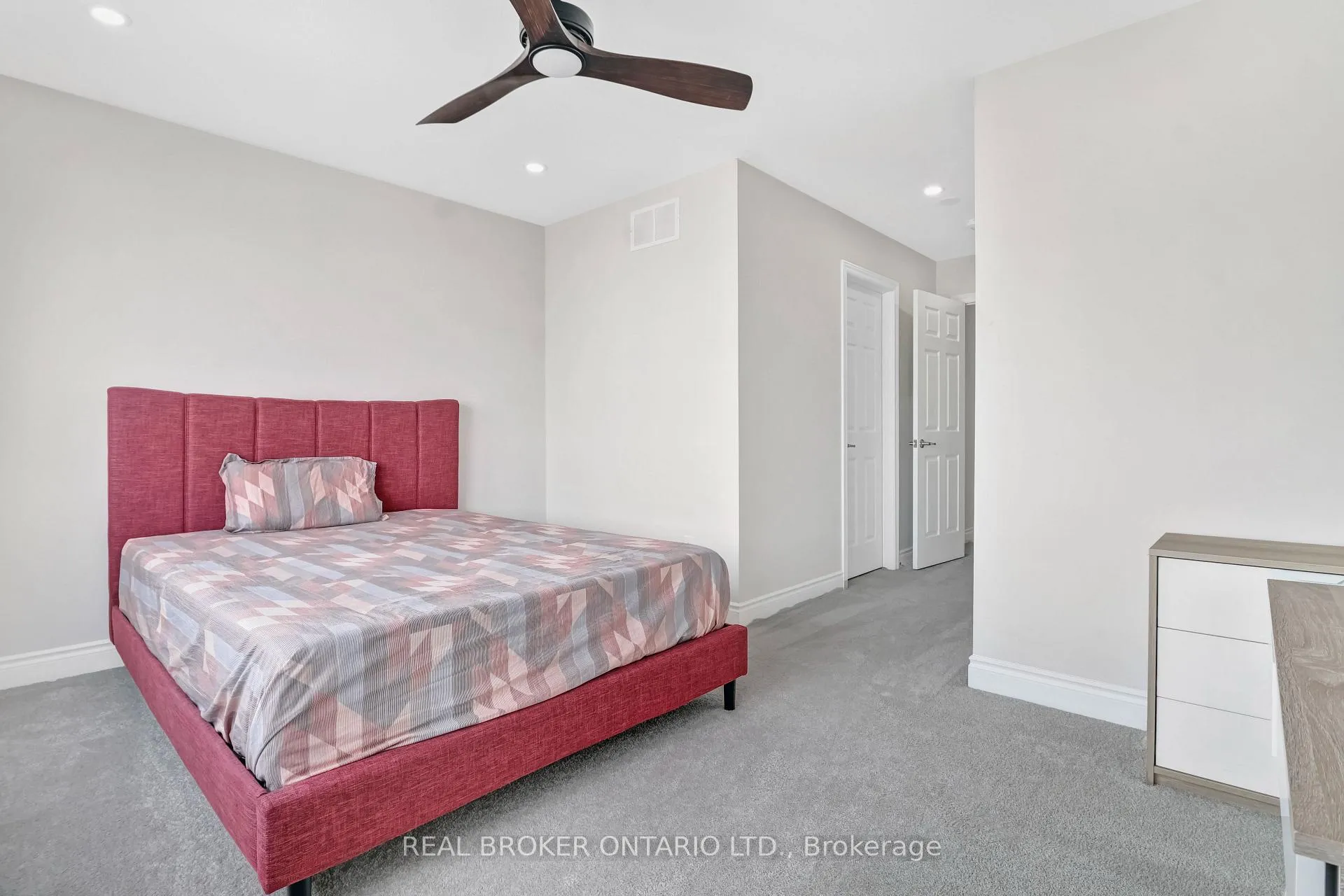 Photo 22 of 642 Continental Avenue, Ottawa, Kanata - Emerald Meadows/Trailwest — HOMEH