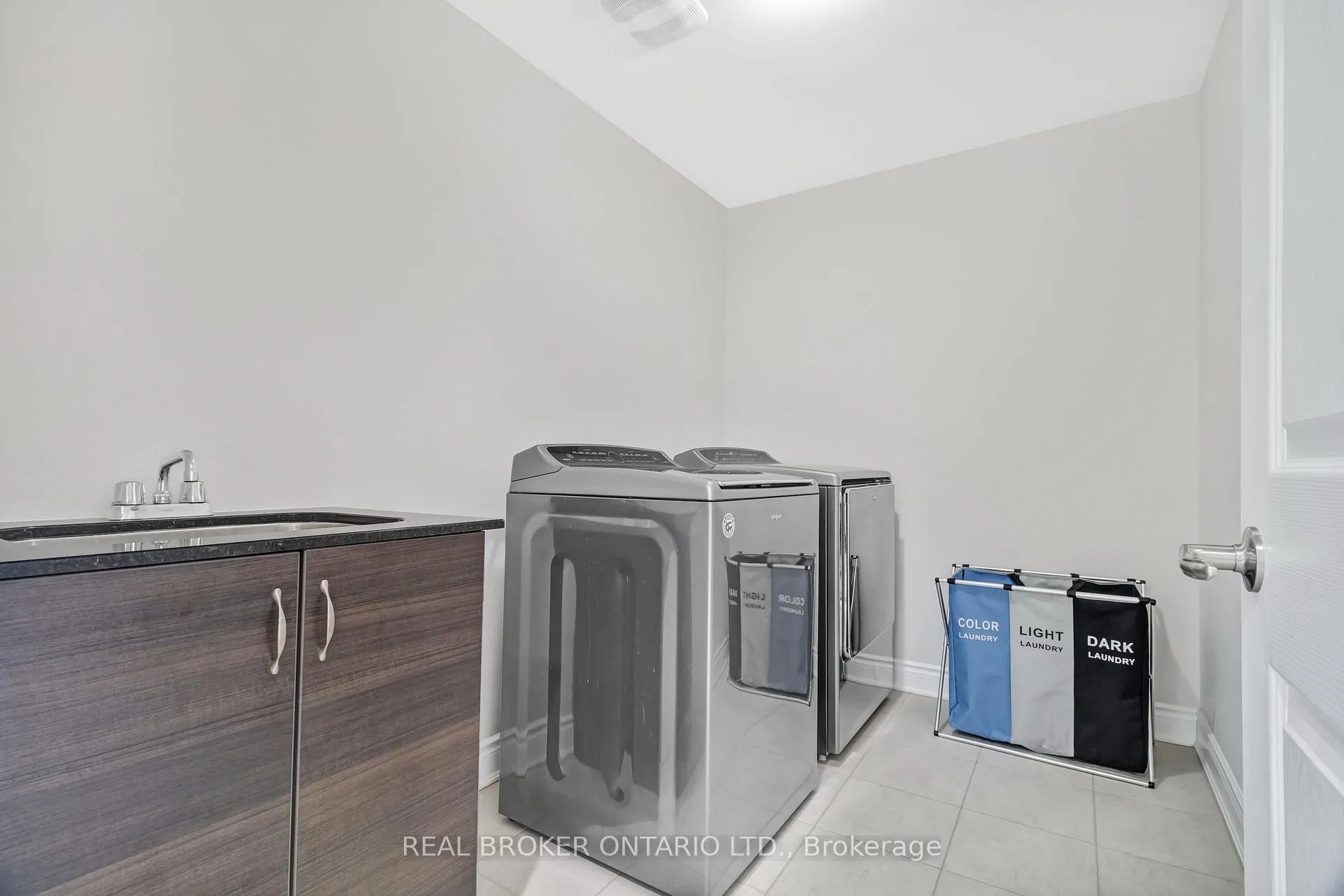Photo 27 of 642 Continental Avenue, Ottawa, Kanata - Emerald Meadows/Trailwest — HOMEH