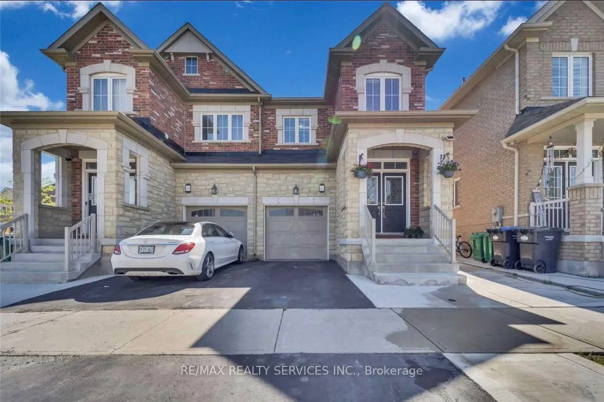 Photo 1 of 428 Queen Mary Drive, Brampton, Fletcher's Meadow — HOMEH