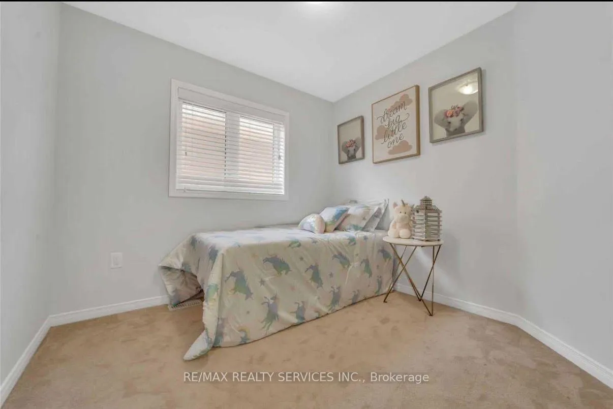 Photo 14 of 428 Queen Mary Drive, Brampton, Fletcher's Meadow — HOMEH