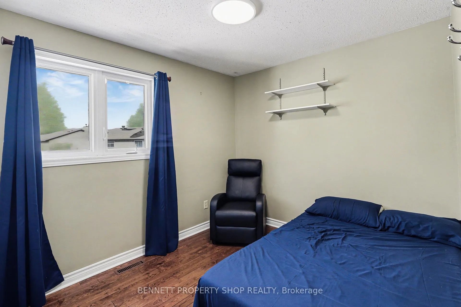Photo 8 of 1408 Eastcliffe Way, Ottawa, Pineview — HOMEH
