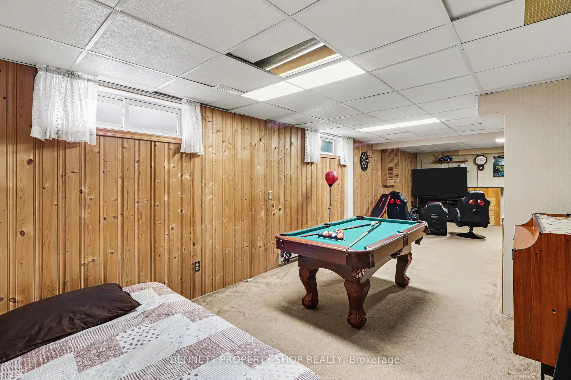 Photo 10 of 1408 Eastcliffe Way, Ottawa, Pineview — HOMEH