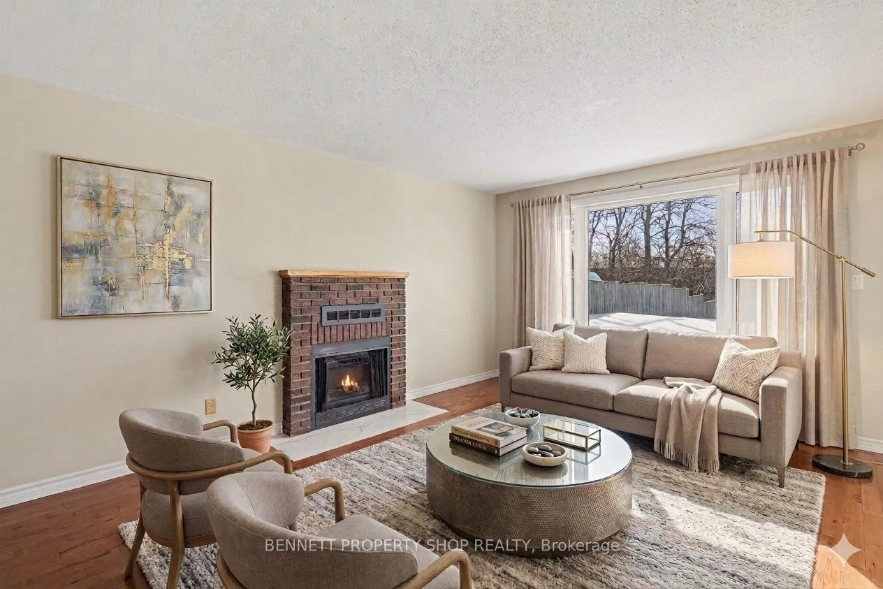Photo 11 of 1408 Eastcliffe Way, Ottawa, Pineview — HOMEH