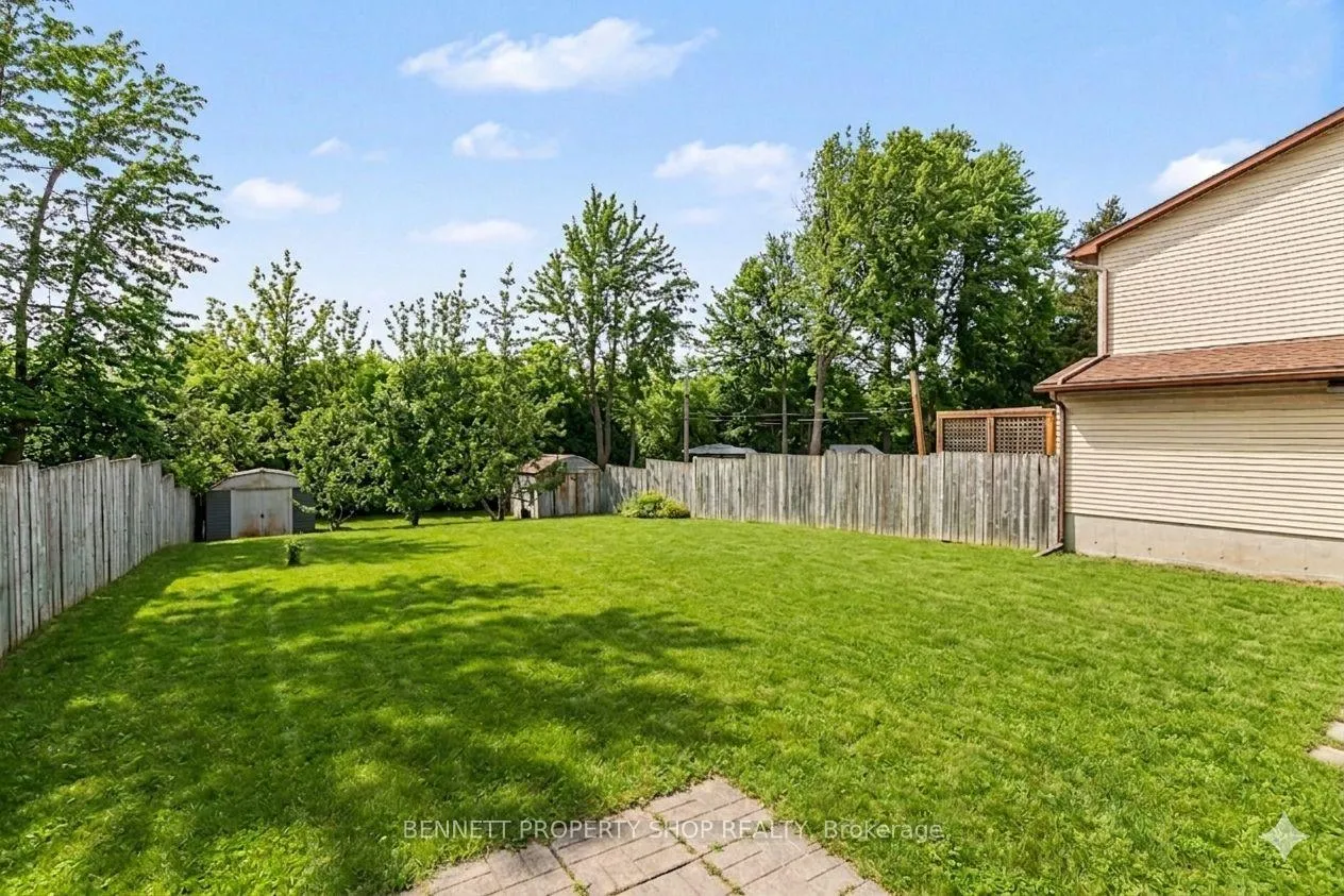 Photo 15 of 1408 Eastcliffe Way, Ottawa, Pineview — HOMEH