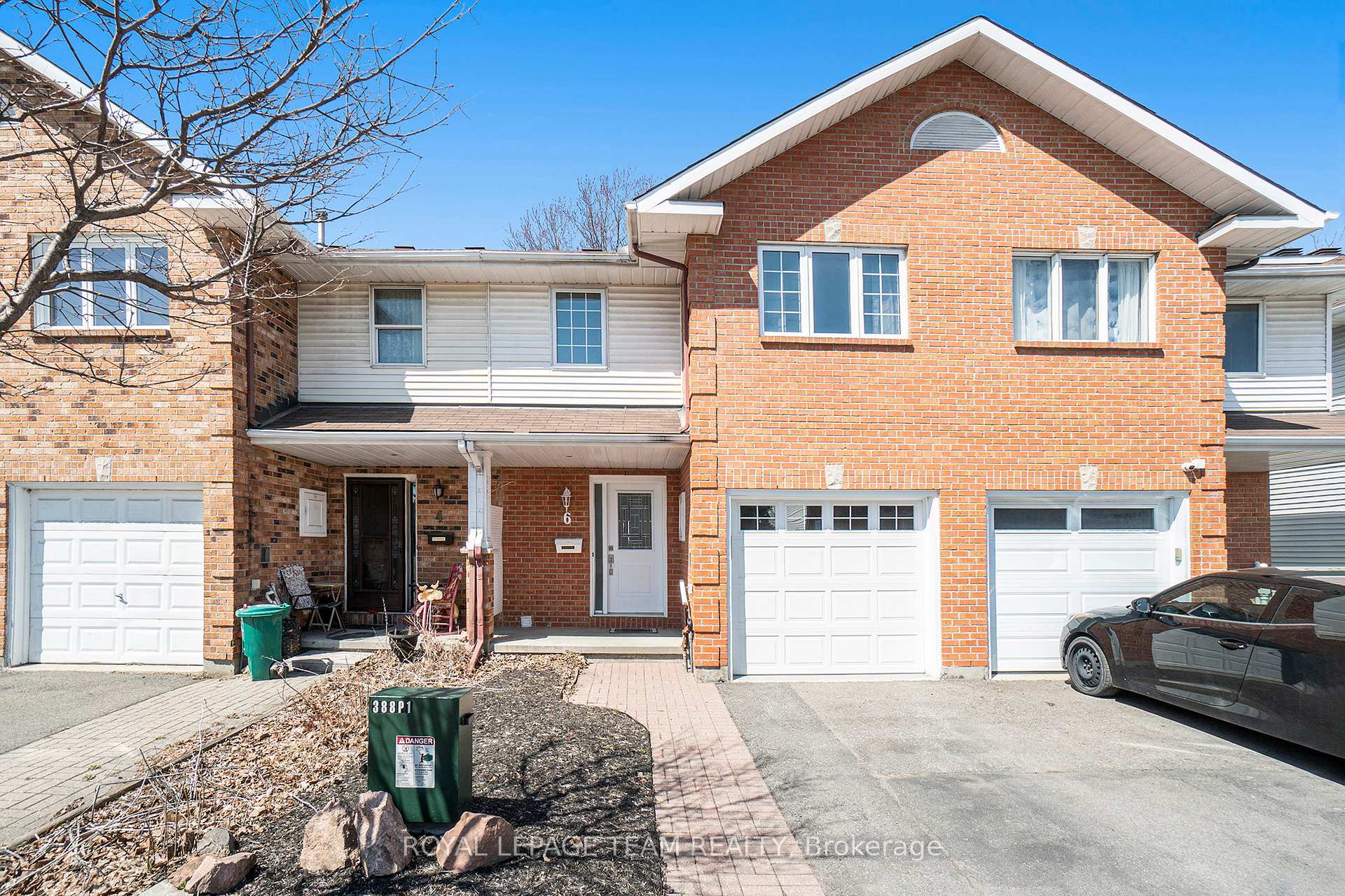 Front of 6 Royal Oak Court