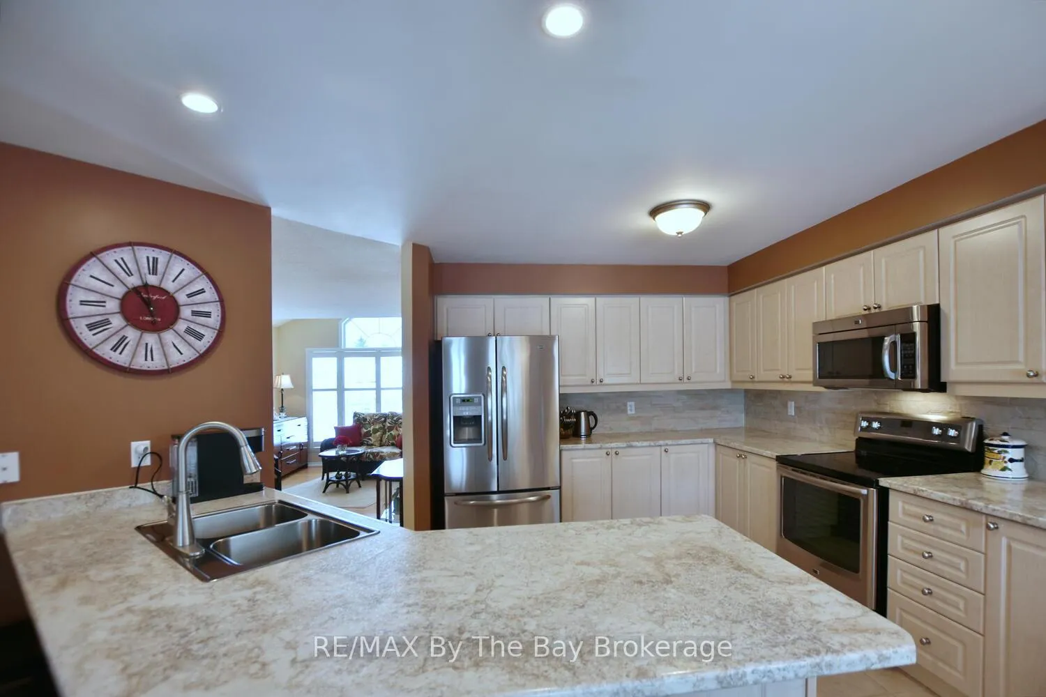 Photo 14 of 3 Foxwood Crescent, Wasaga Beach — HOMEH
