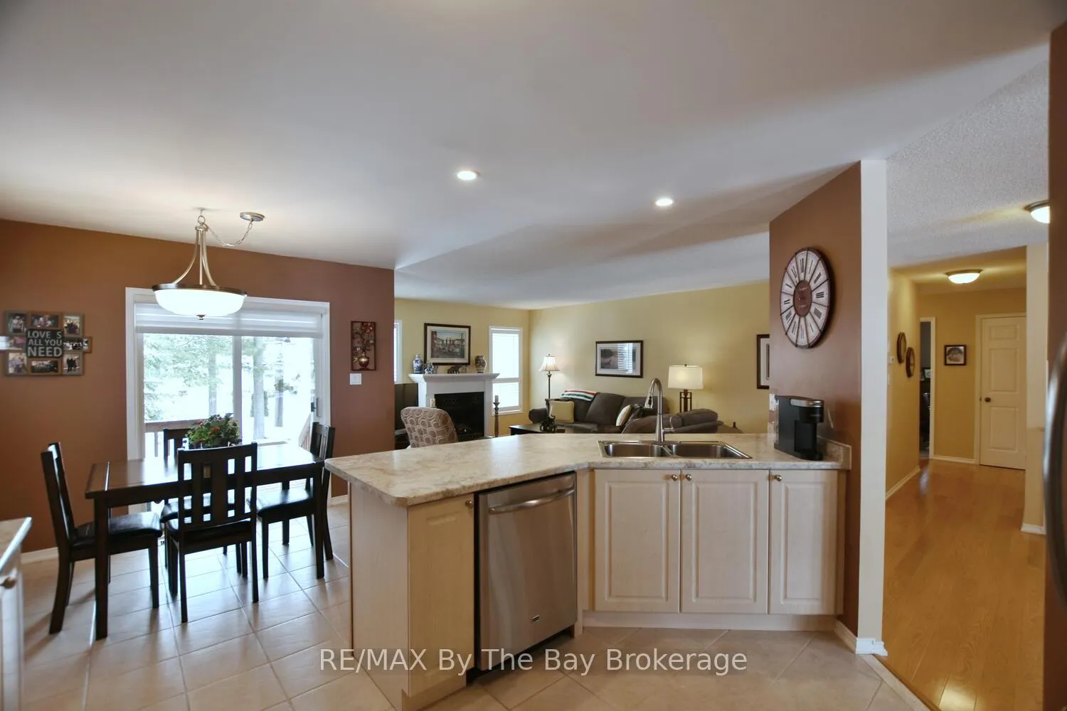 Photo 17 of 3 Foxwood Crescent, Wasaga Beach — HOMEH
