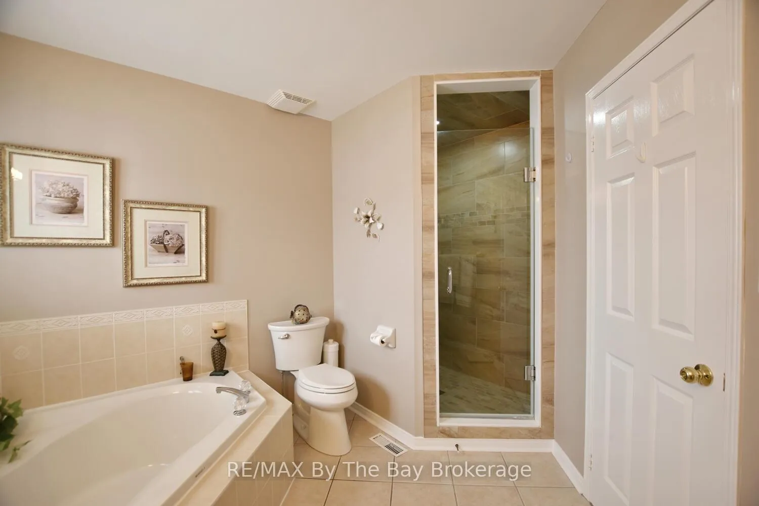 Photo 28 of 3 Foxwood Crescent, Wasaga Beach — HOMEH