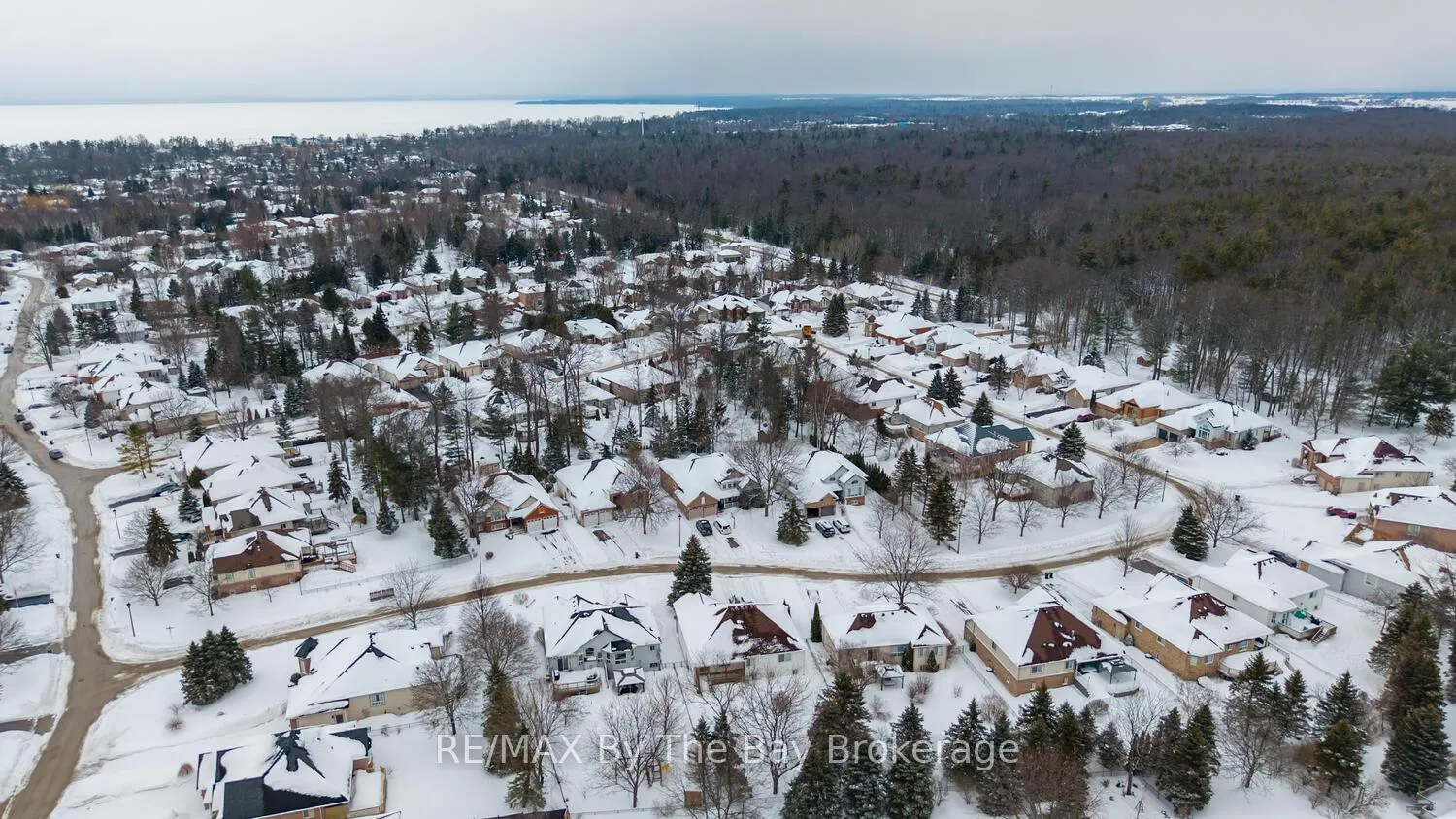 Photo 50 of 3 Foxwood Crescent, Wasaga Beach — HOMEH