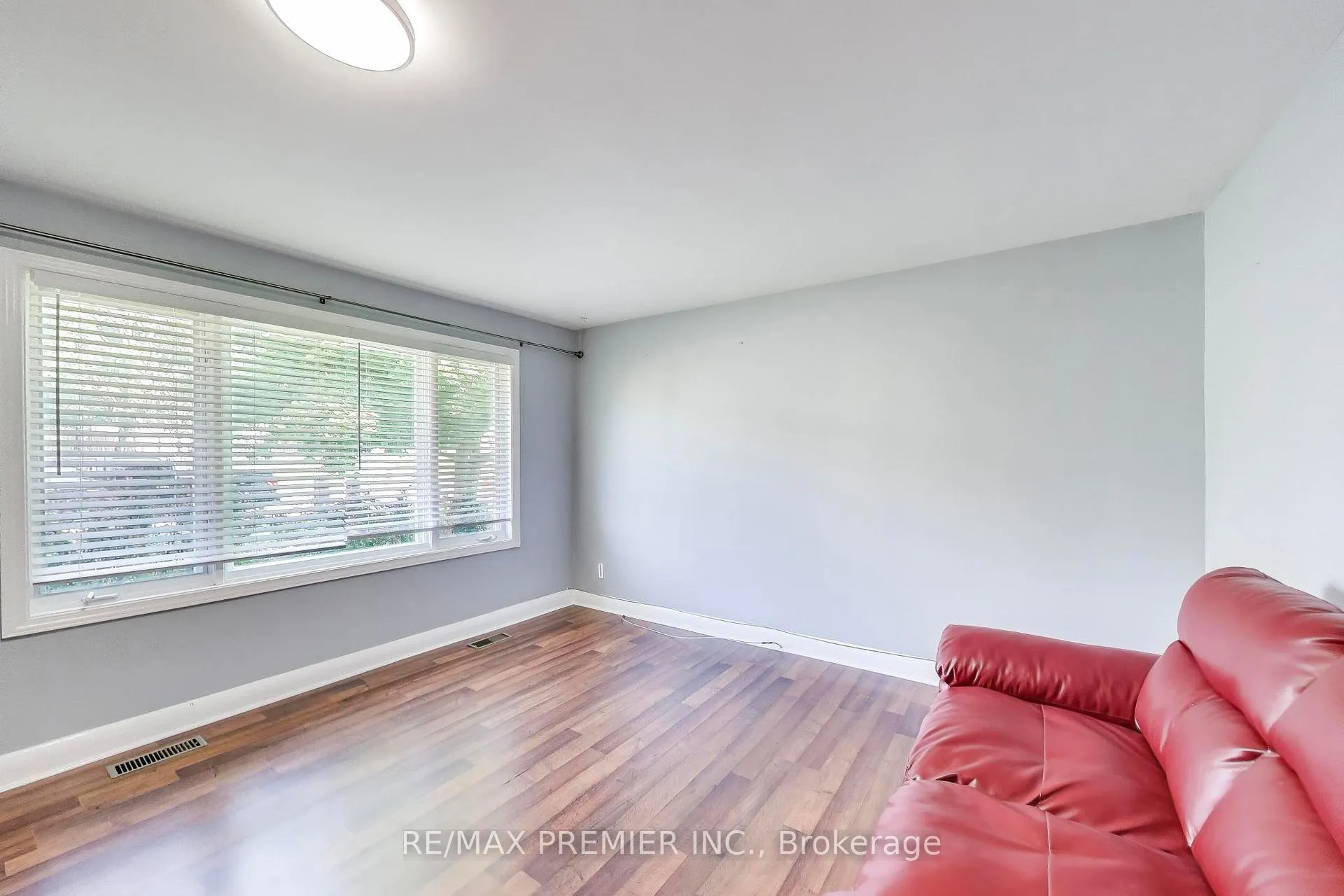 Photo 4 of 5 Golfdale Road, Barrie, Sunnidale — HOMEH