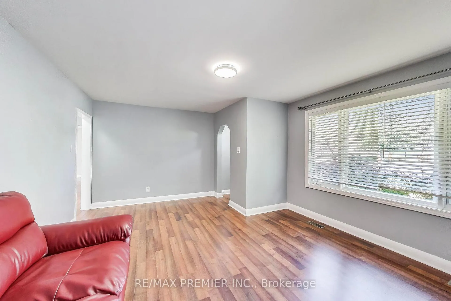 Photo 5 of 5 Golfdale Road, Barrie, Sunnidale — HOMEH