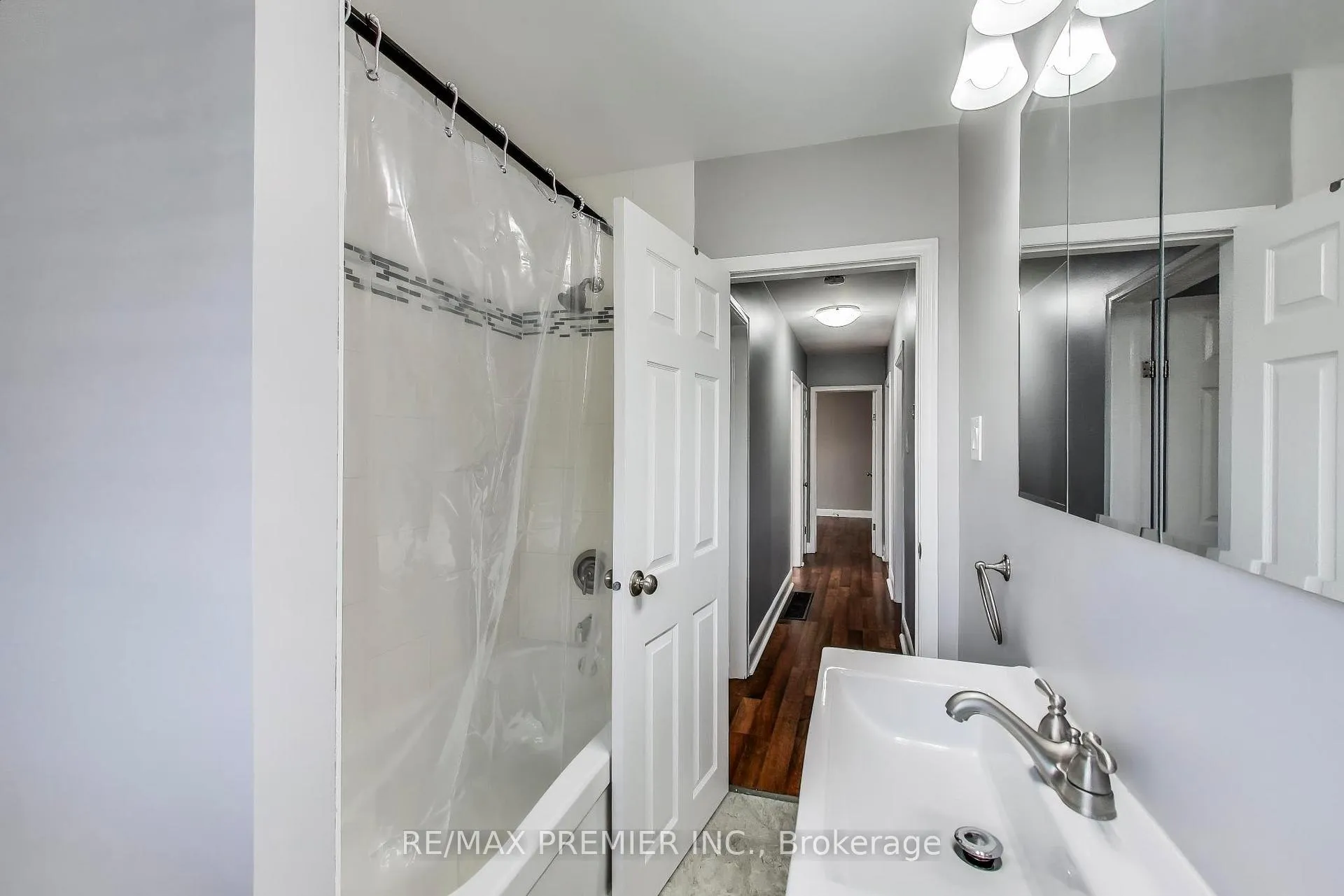 Photo 17 of 5 Golfdale Road, Barrie, Sunnidale — HOMEH
