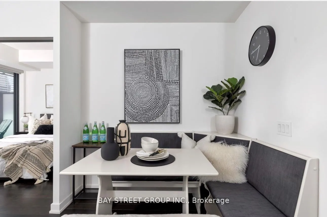 Photo 4 of Unit 2208, 25 Richmond Street E, Toronto, Church-Yonge Corridor — HOMEH