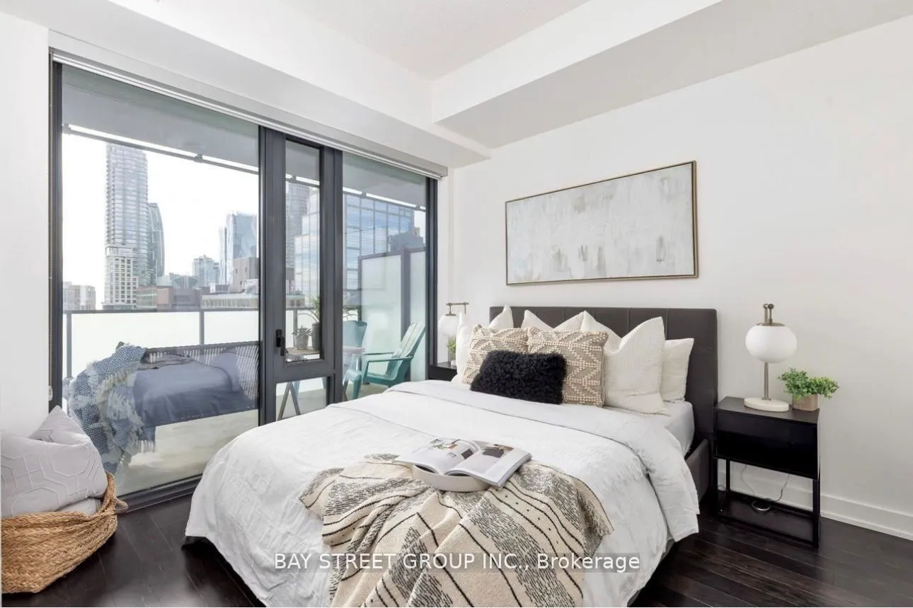 Photo 8 of Unit 2208, 25 Richmond Street E, Toronto, Church-Yonge Corridor — HOMEH