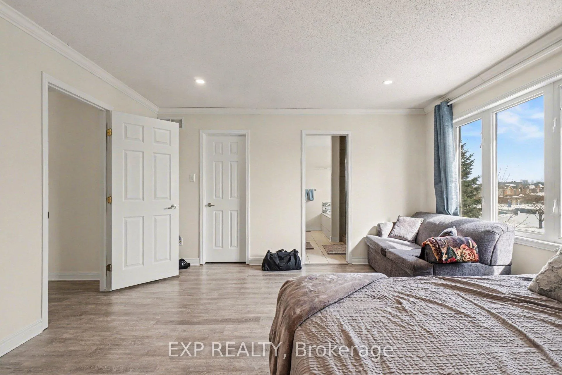 Photo 18 of 320 Shellbrook Way, Ottawa, Hunt Club Park/Greenboro — HOMEH