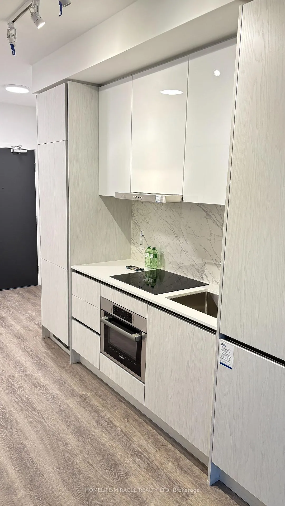 Photo 3 of Unit 1019, 180 Front Street E, Toronto, Moss Park — HOMEH