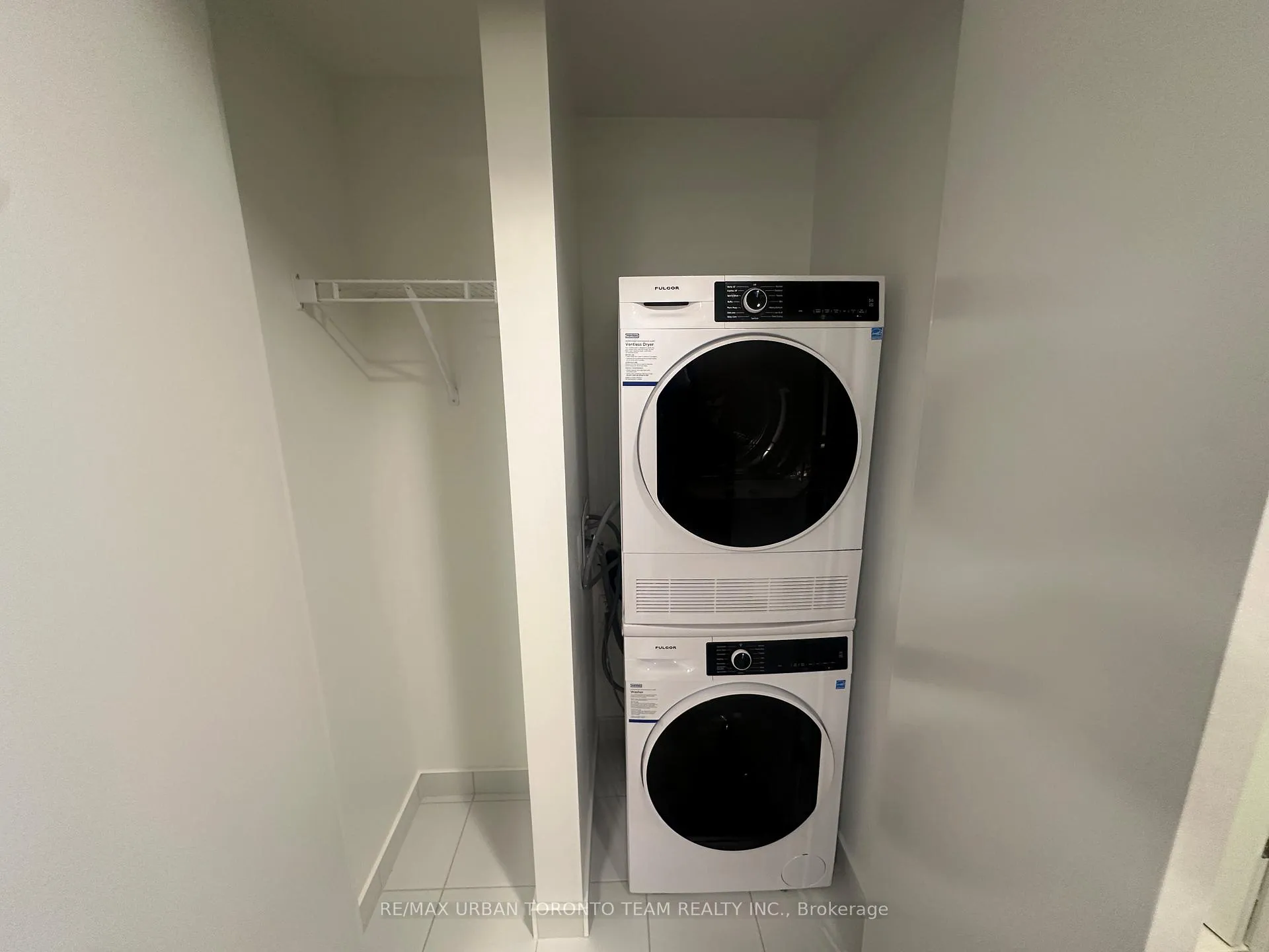 Photo 4 of Unit 801, 180 Front Street E, Toronto, Moss Park — HOMEH