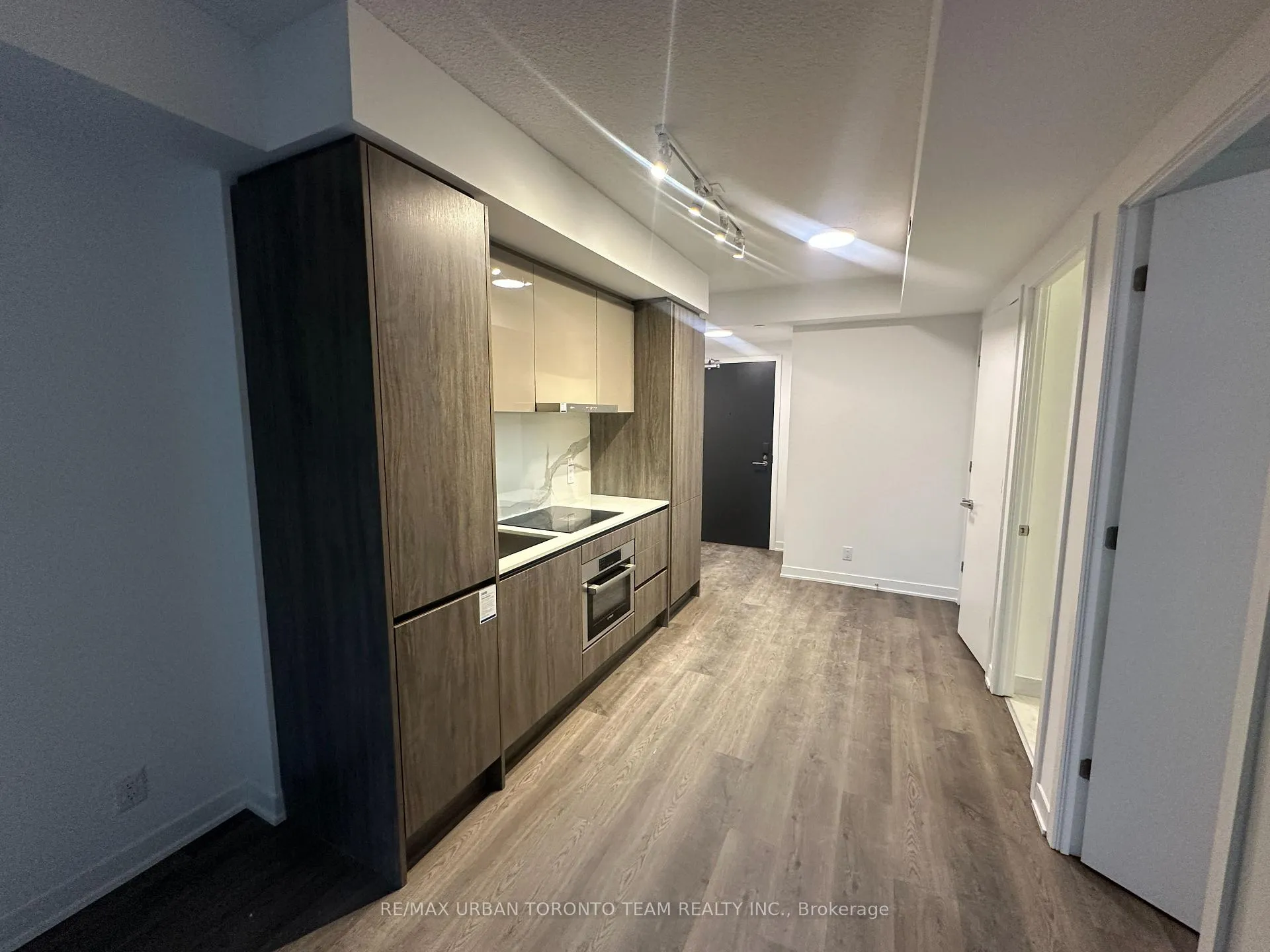 Photo 10 of Unit 801, 180 Front Street E, Toronto, Moss Park — HOMEH