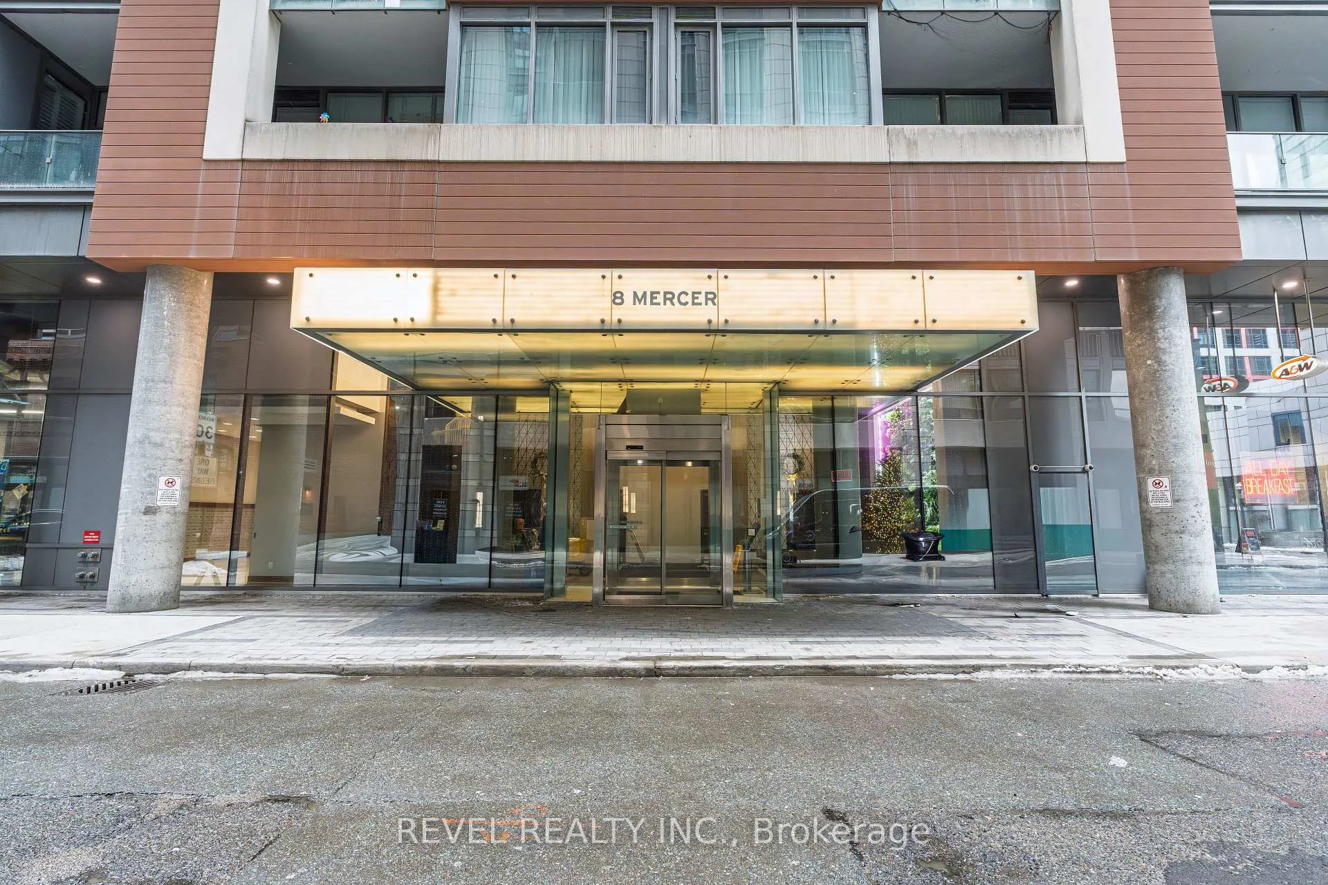 Front of Unit 405, 8 Mercer Street
