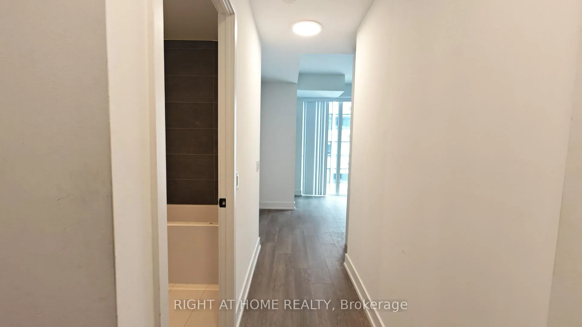 Front of Unit 1510, 308 Jarvis Street