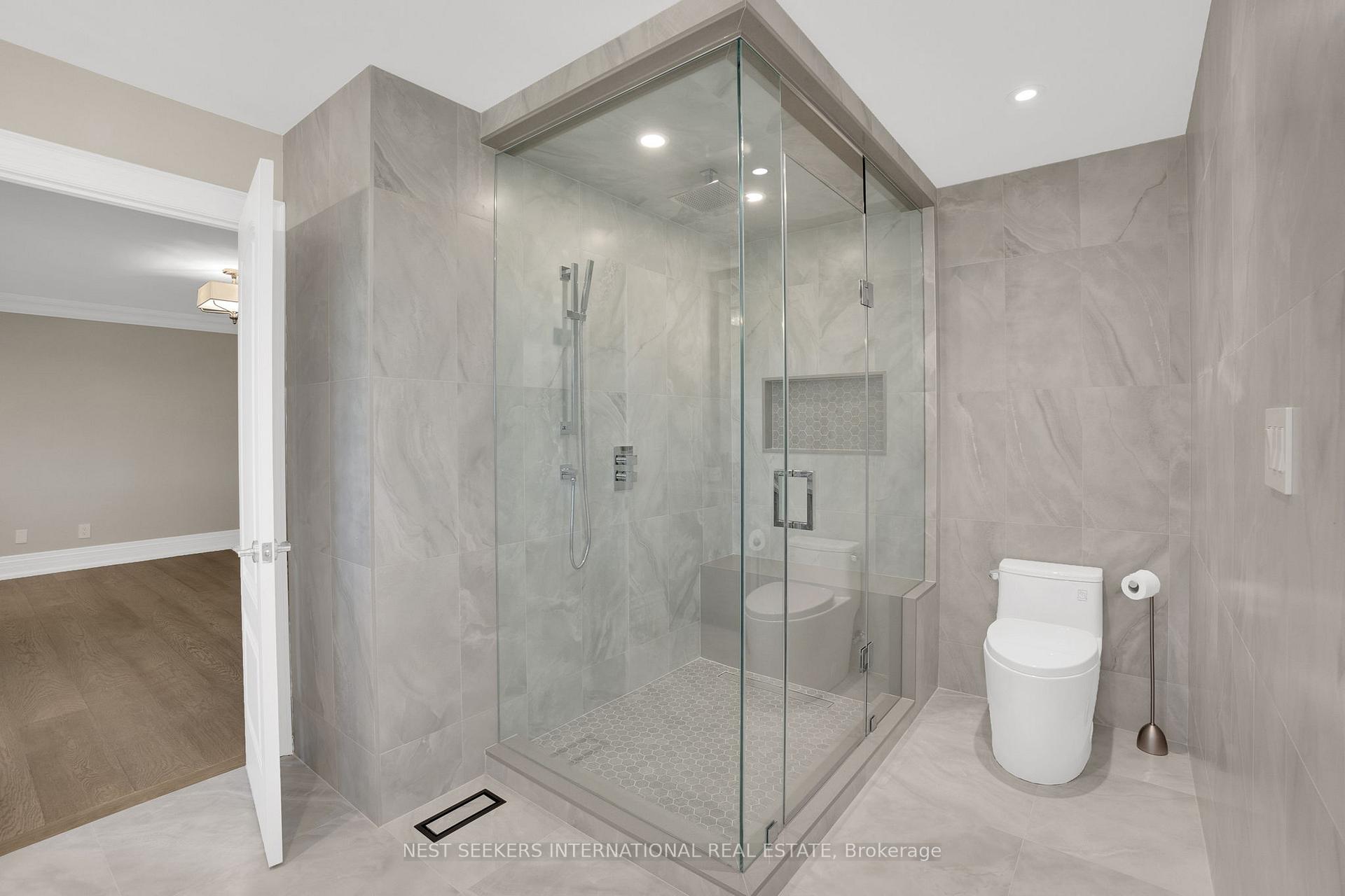 Photo 25 of 141 Kingscross Drive, King, King City — HOMEH