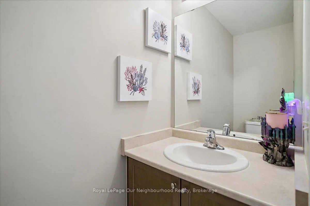 Photo 4 of 98 James Govan Drive, Whitby, Port Whitby — HOMEH