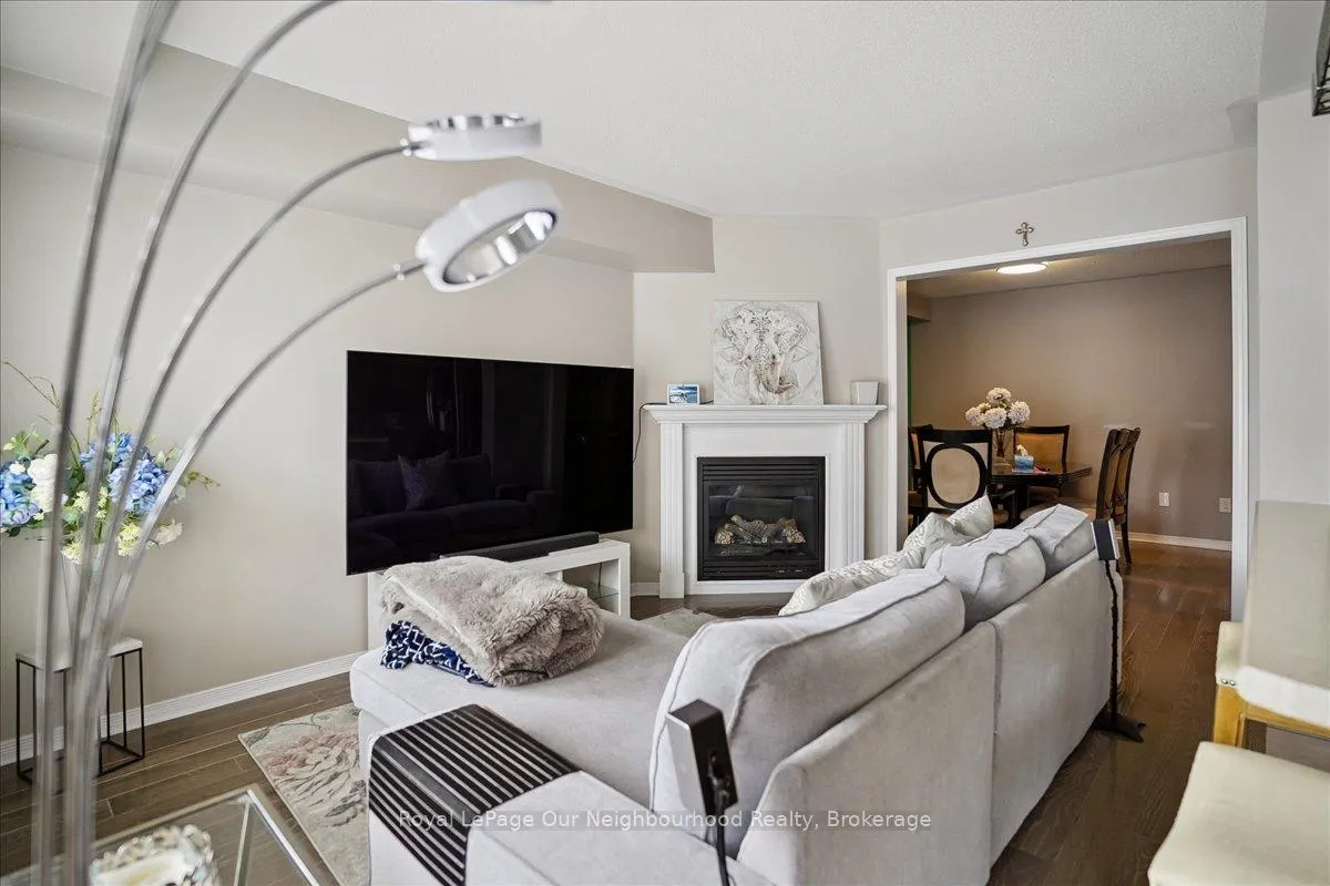 Photo 10 of 98 James Govan Drive, Whitby, Port Whitby — HOMEH
