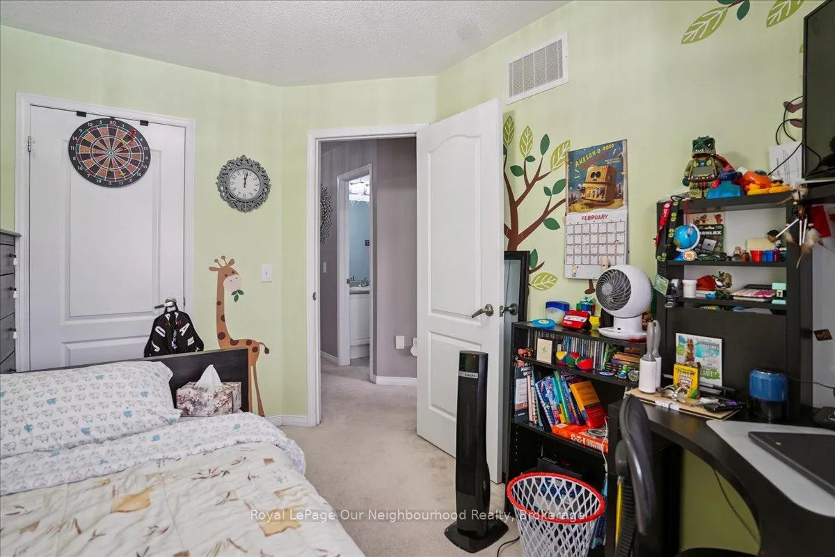 Photo 12 of 98 James Govan Drive, Whitby, Port Whitby — HOMEH