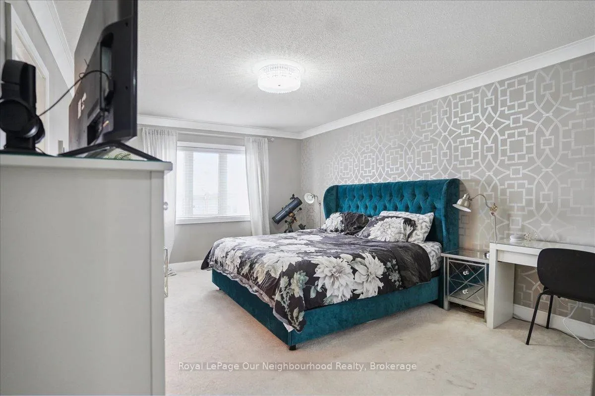 Photo 15 of 98 James Govan Drive, Whitby, Port Whitby — HOMEH
