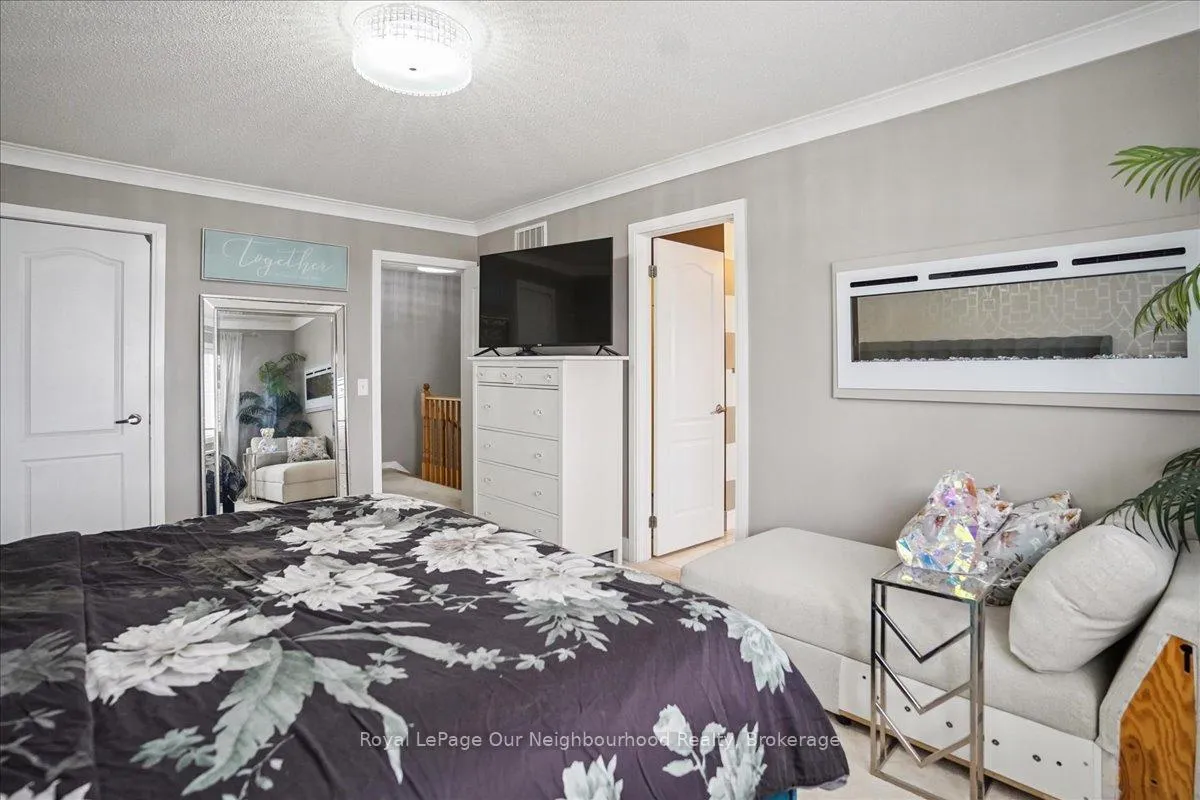 Photo 16 of 98 James Govan Drive, Whitby, Port Whitby — HOMEH