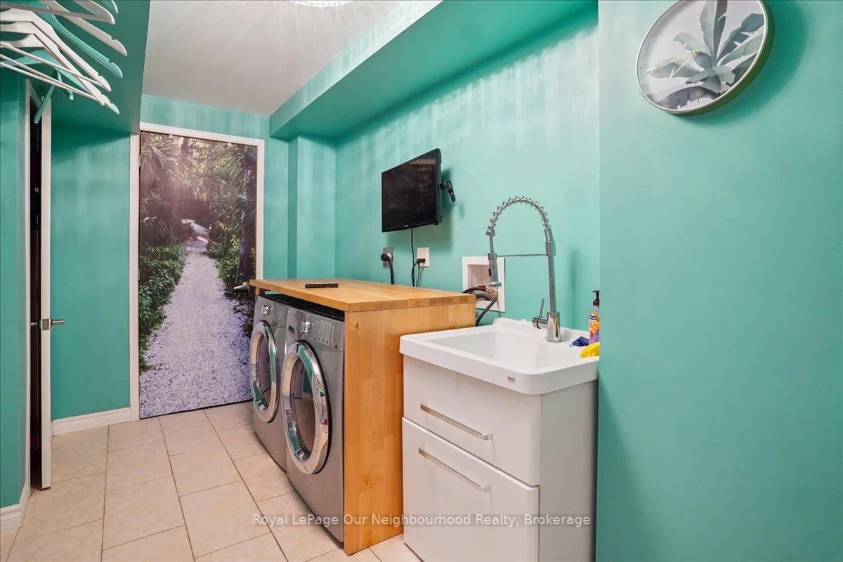 Photo 25 of 98 James Govan Drive, Whitby, Port Whitby — HOMEH