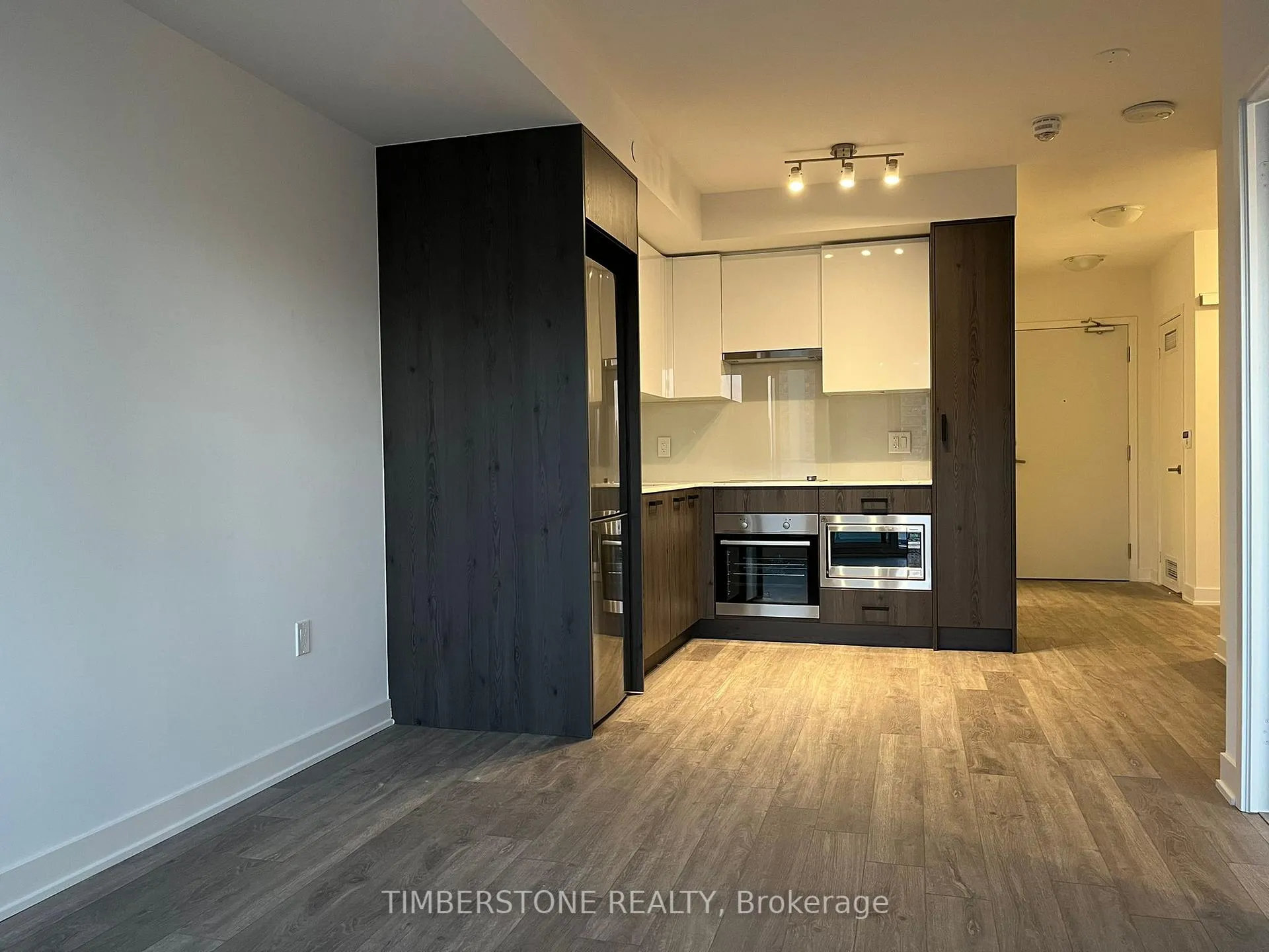 Photo 1 of Unit 1702, 99 Broadway Avenue, Toronto, Mount Pleasant West — HOMEH