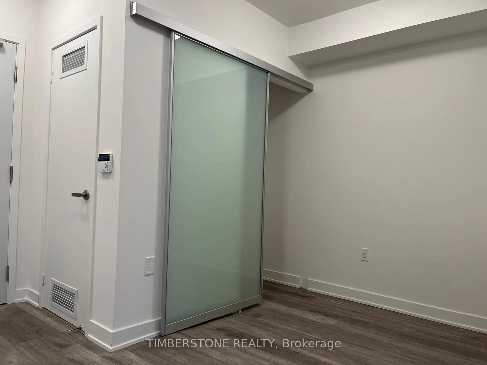 Photo 8 of Unit 1702, 99 Broadway Avenue, Toronto, Mount Pleasant West — HOMEH