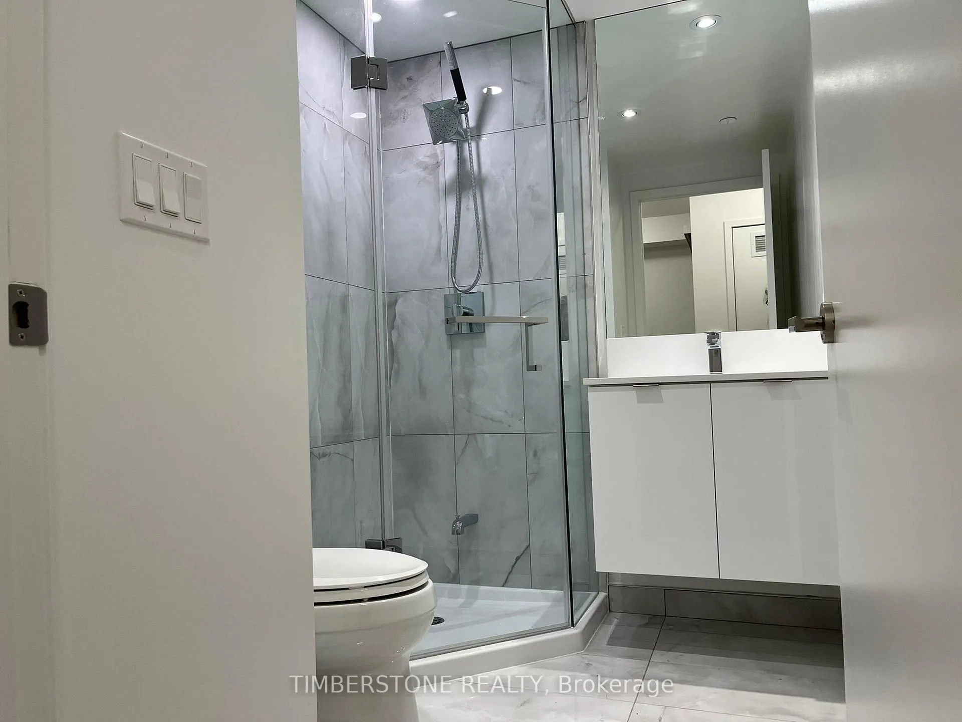 Photo 11 of Unit 1702, 99 Broadway Avenue, Toronto, Mount Pleasant West — HOMEH