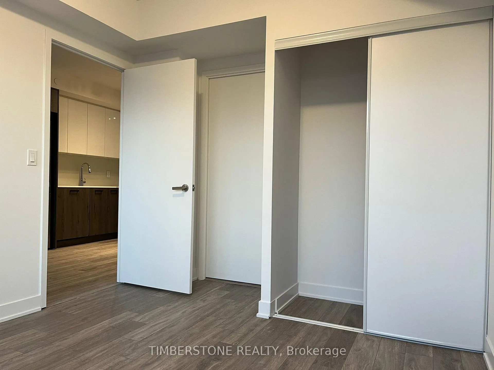 Photo 12 of Unit 1702, 99 Broadway Avenue, Toronto, Mount Pleasant West — HOMEH