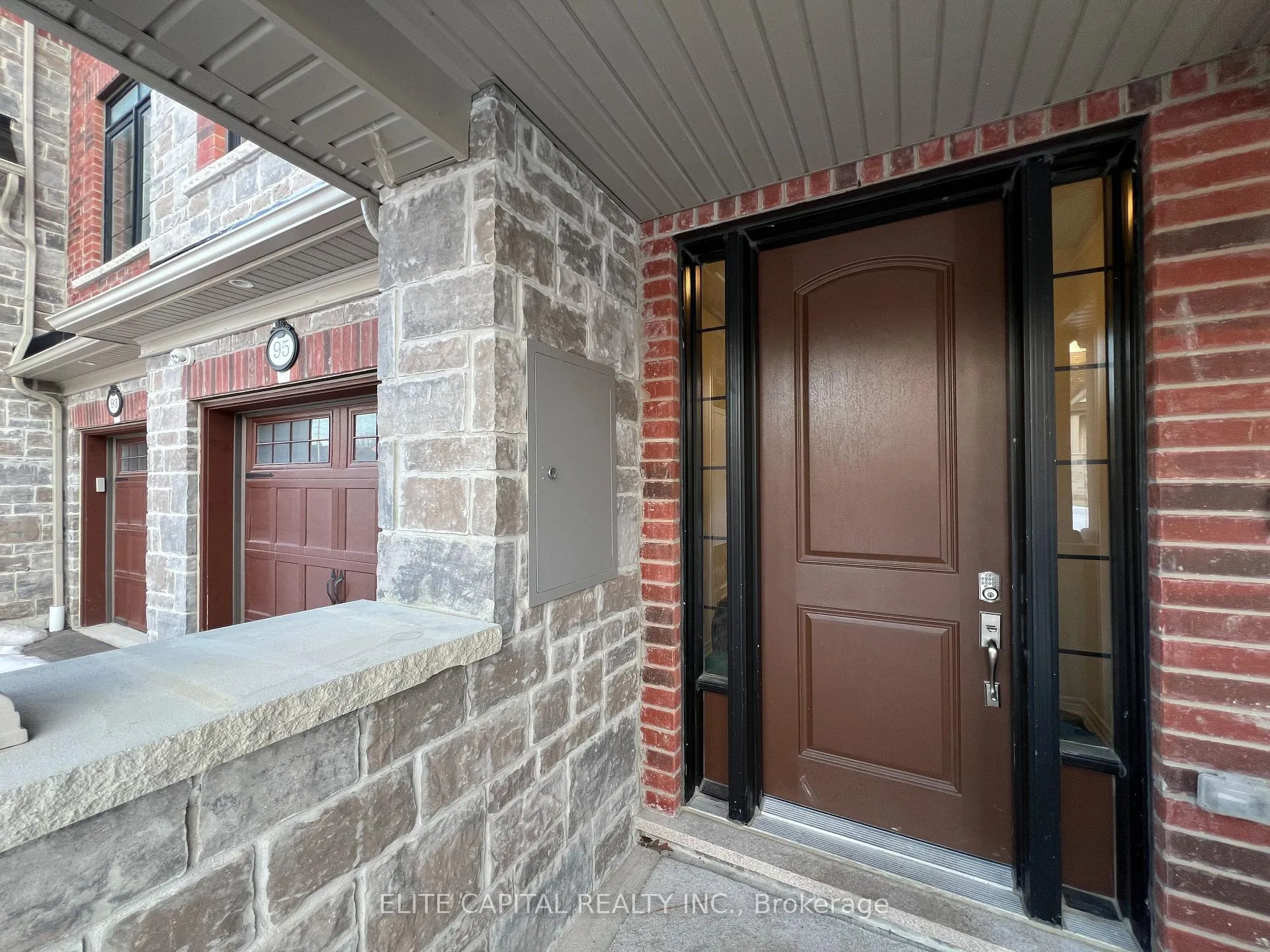 Photo 2 of 95 Elkington Crescent, Whitby, Rural Whitby — HOMEH