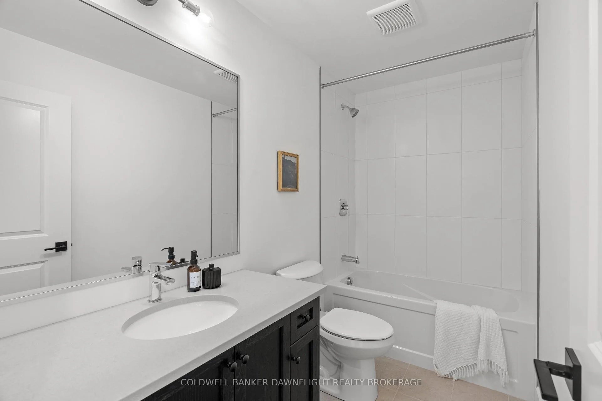 Photo 32 of Unit 17, 147 Scotts Drive, Lucan Biddulph, Lucan — HOMEH
