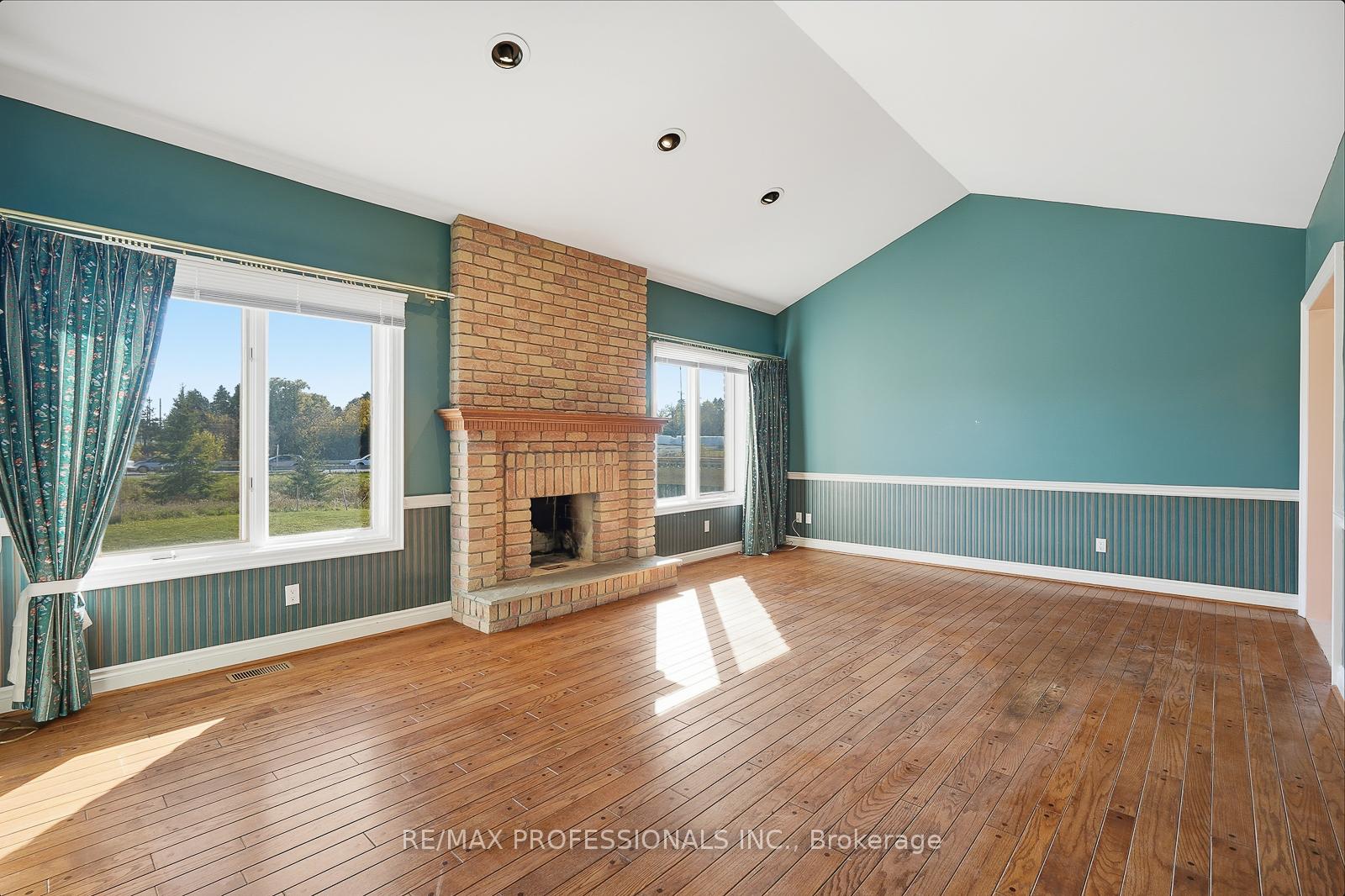 Photo 16 of 10050 Warden Avenue, Markham, Victoria Manor-Jennings Gate — HOMEH