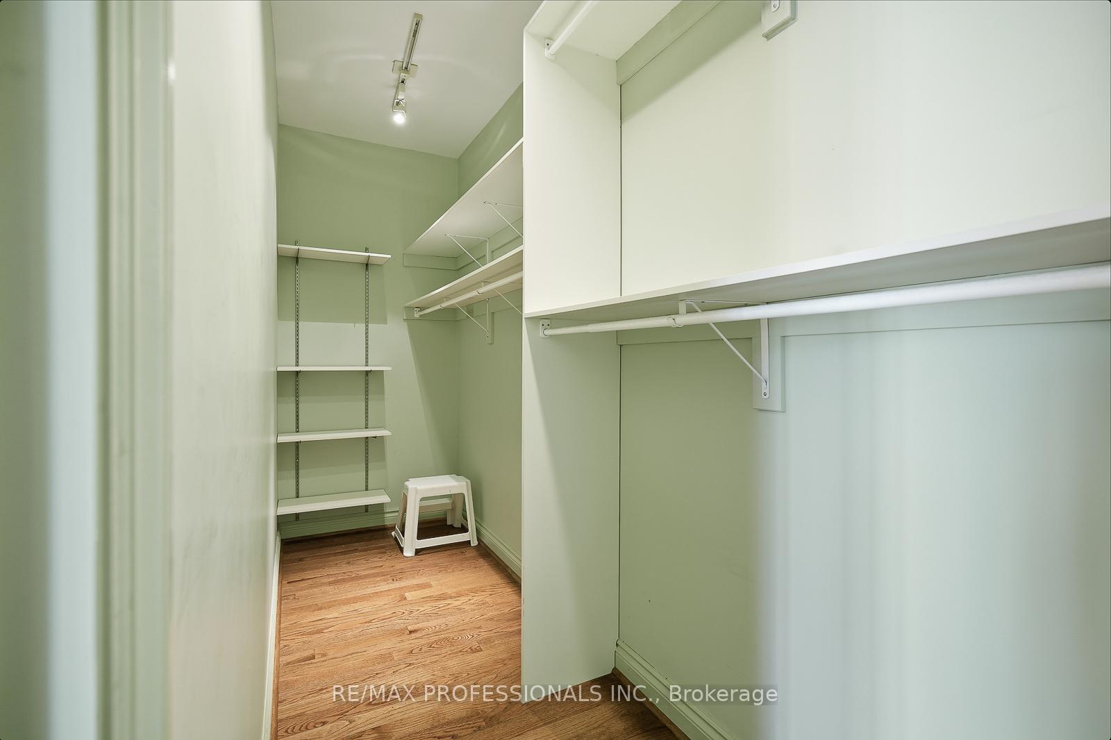Photo 21 of 10050 Warden Avenue, Markham, Victoria Manor-Jennings Gate — HOMEH